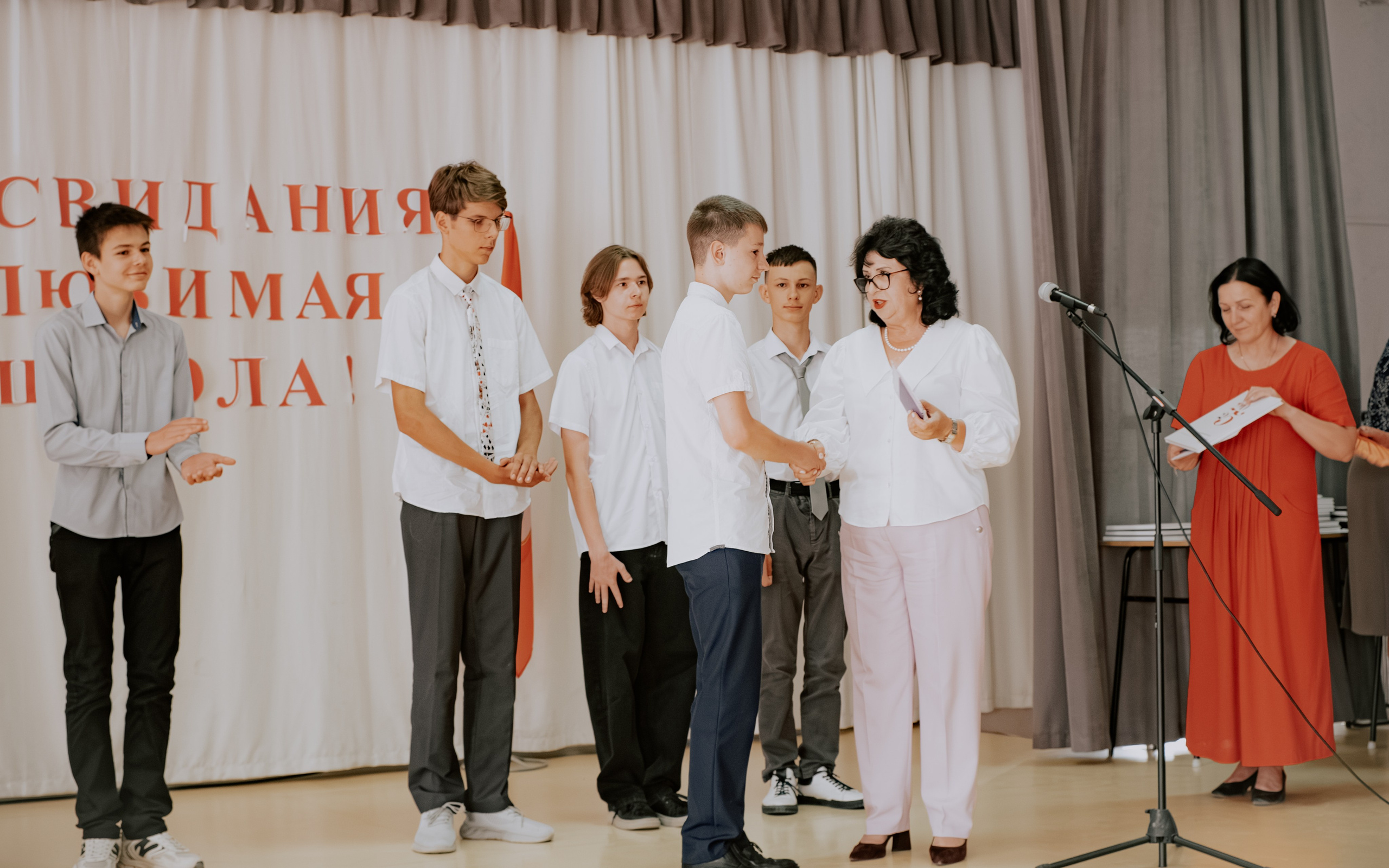 Кейс — Школьный выпускной. Коммерческий и Портретный Фотограф Симферополь Крым Максим Махо