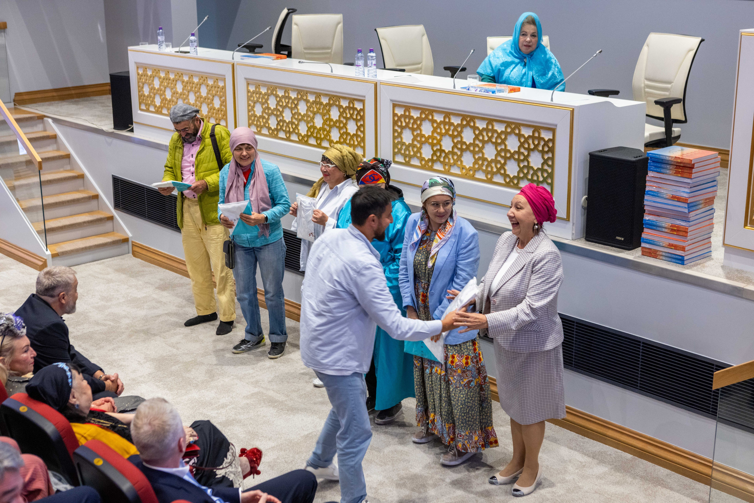 Репортаж с презентации книги — «Москва: город вязевый». Рекламный, предметный, репортажный, семейный фотограф и художник в Москве