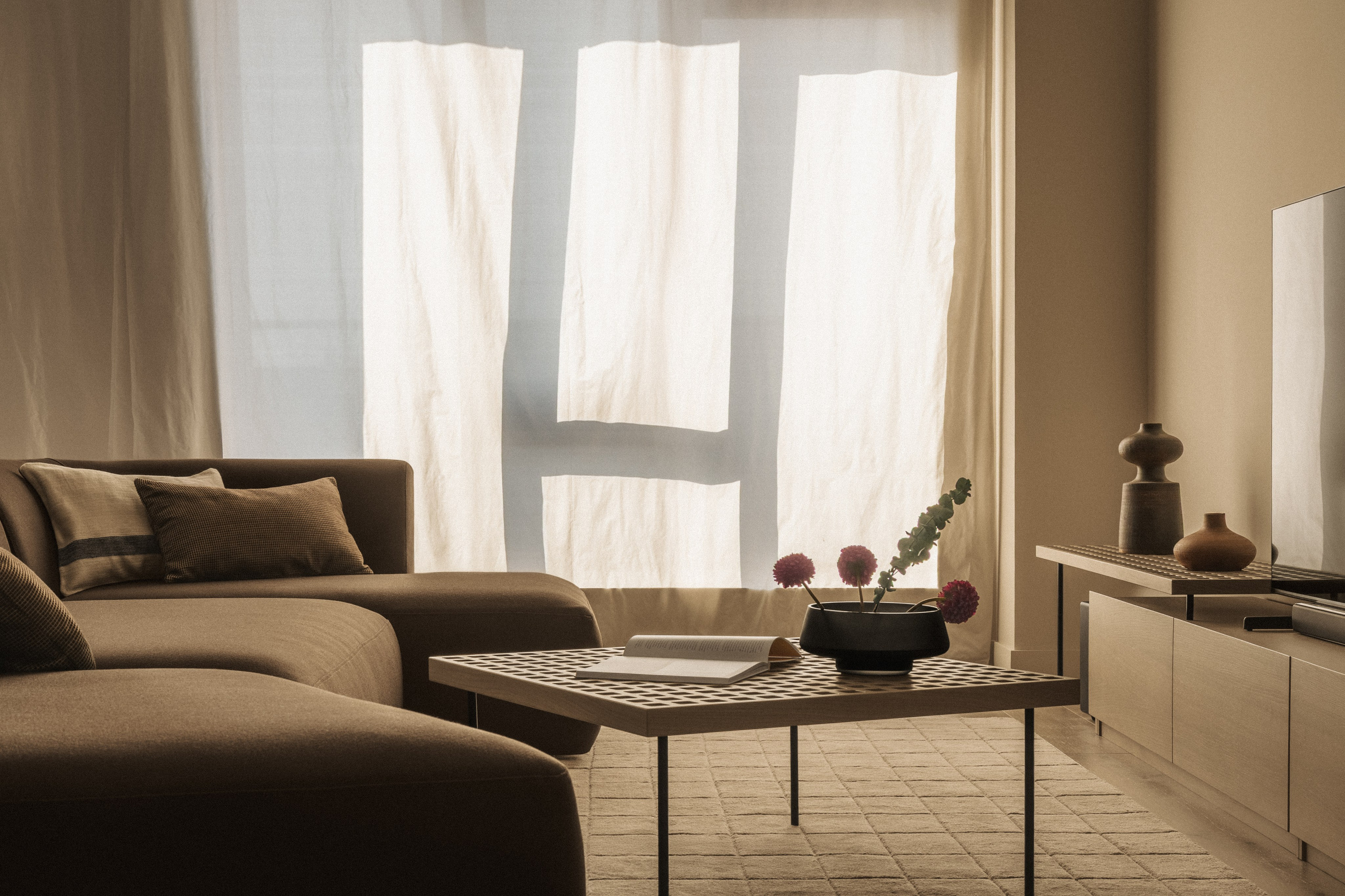 Bermet Subanova — Malina. Roman Yakunin — interior photographer in Almaty, Kazakhstan