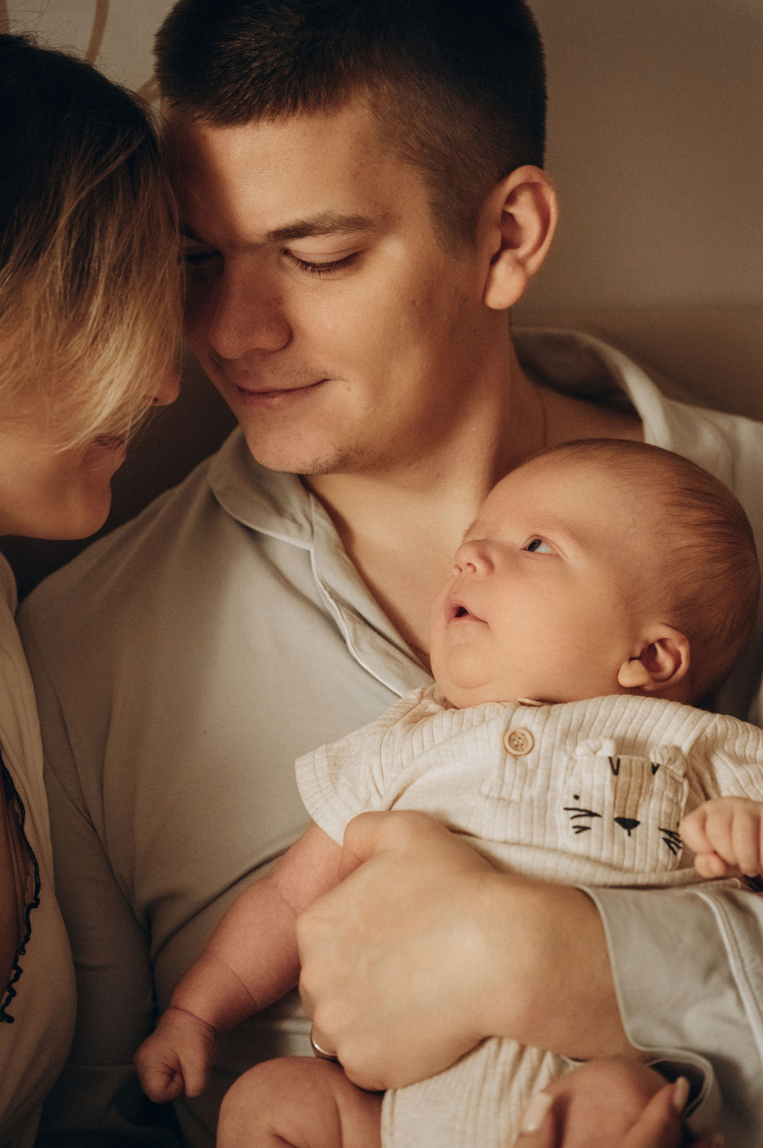 Иван, Ксения и Лев. Фотограф беременности и семьи, домашние съемки, Ньюборн