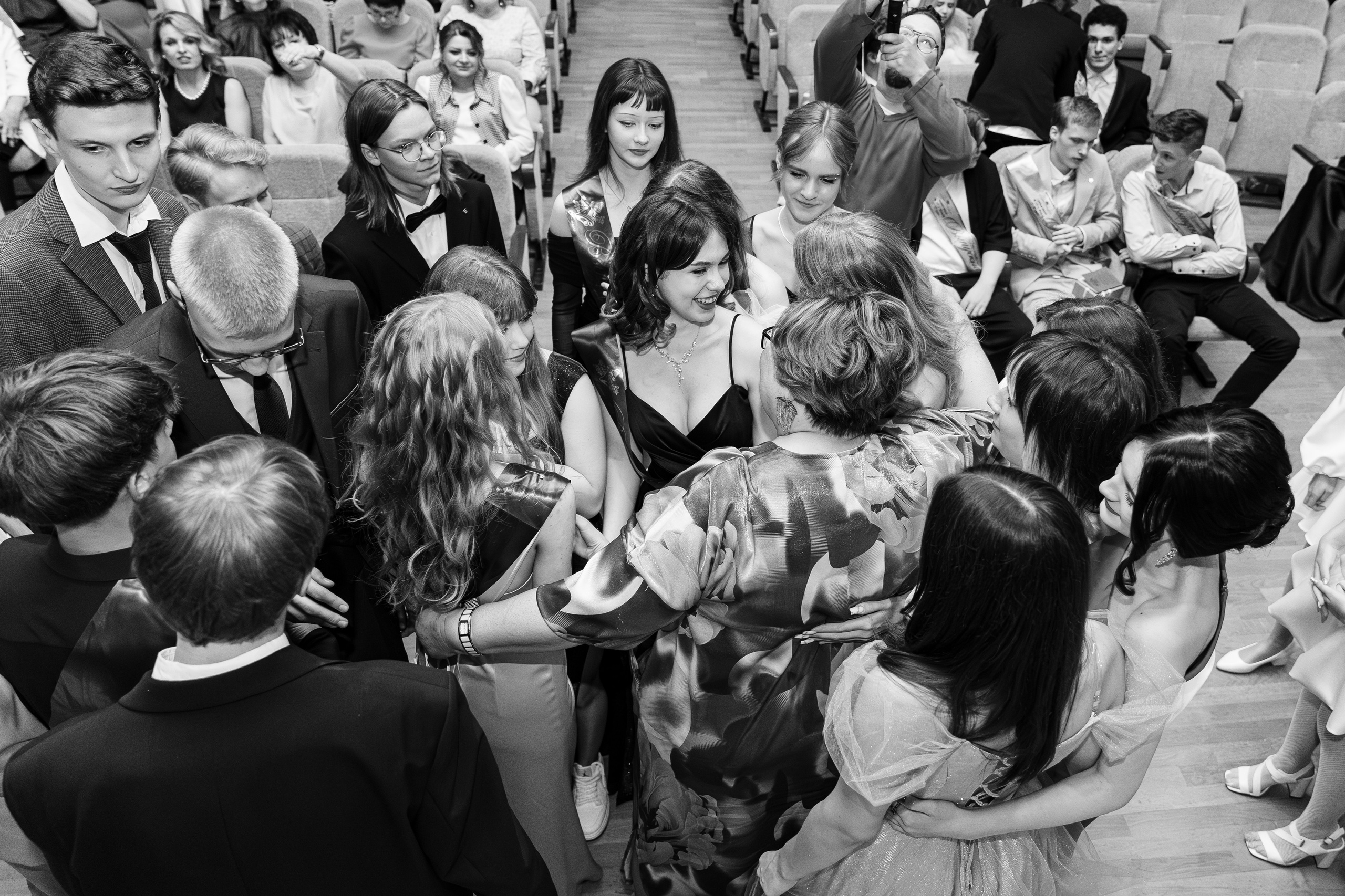 Выпускной 2025. Репортажный фотограф Минск ❘ Костецкий Илья ❘ Беларусь