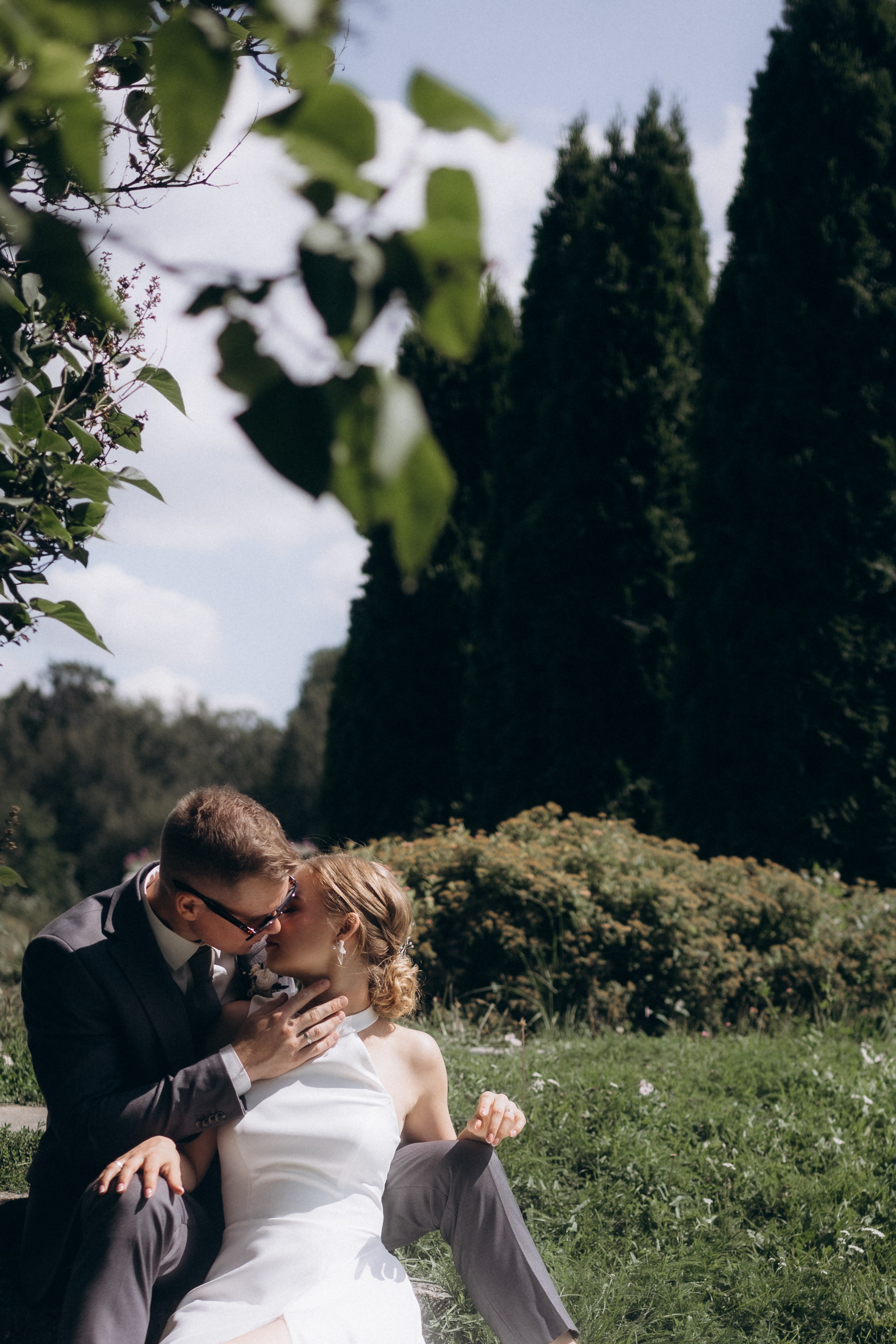 Свадебная фотосессия в Главном Ботаническом саду и в оранжерее. Свадебный фотограф в Москве Мария Крош