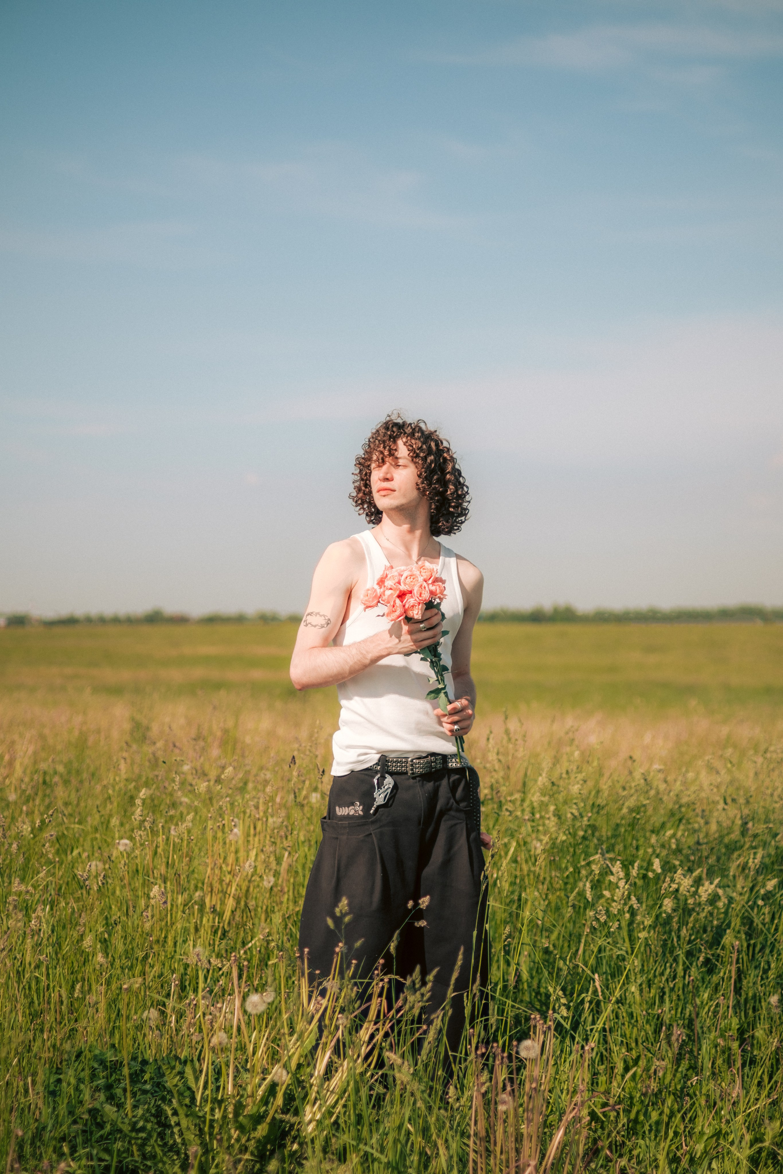 Костя. Съёмка с цветами в поле. Lickord