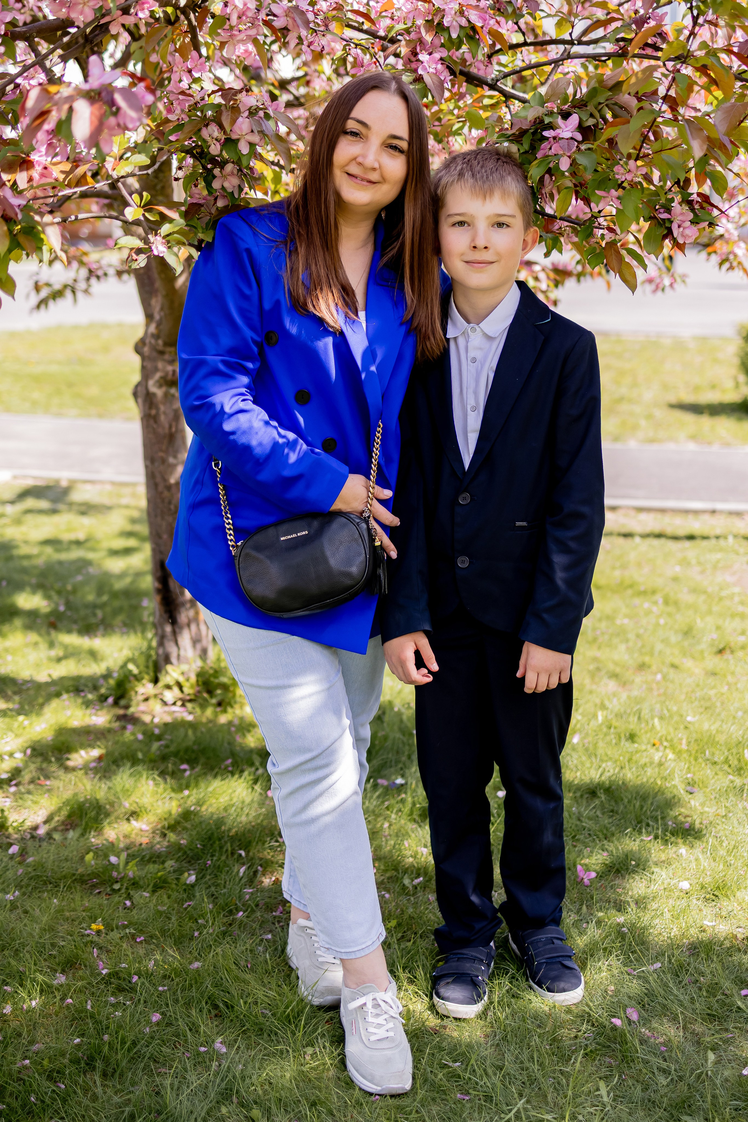 Выпускной в начальной школе на улице. Фотограф и видеограф Москва. Свадебный фотограф, видеограф. Выпускные альбомы. Оживающие альбомы