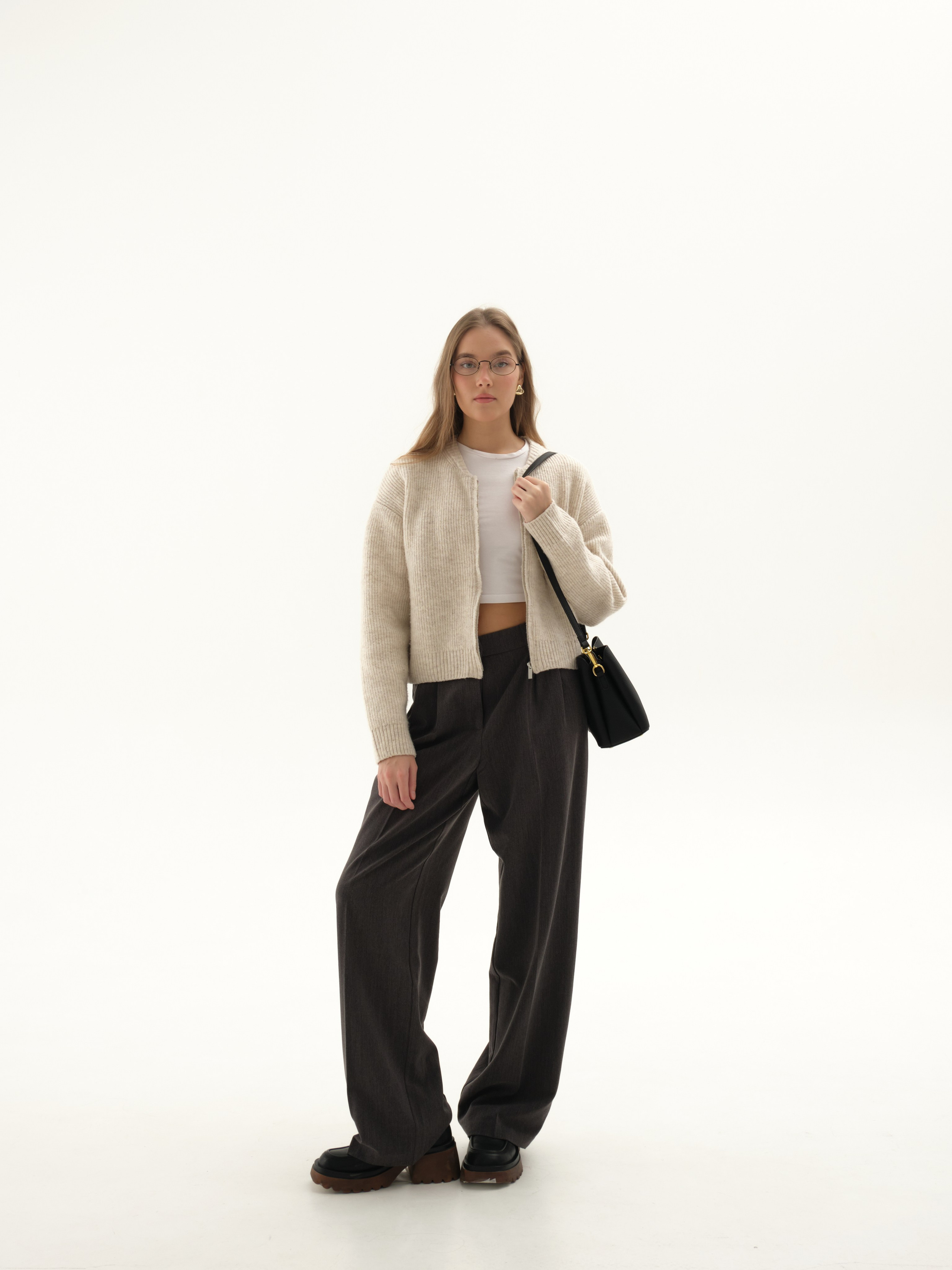 Съемка для маркетплейса, сумки / фотоаппарат. Привет) Меня зовут Анита и я фотограф из Сургута