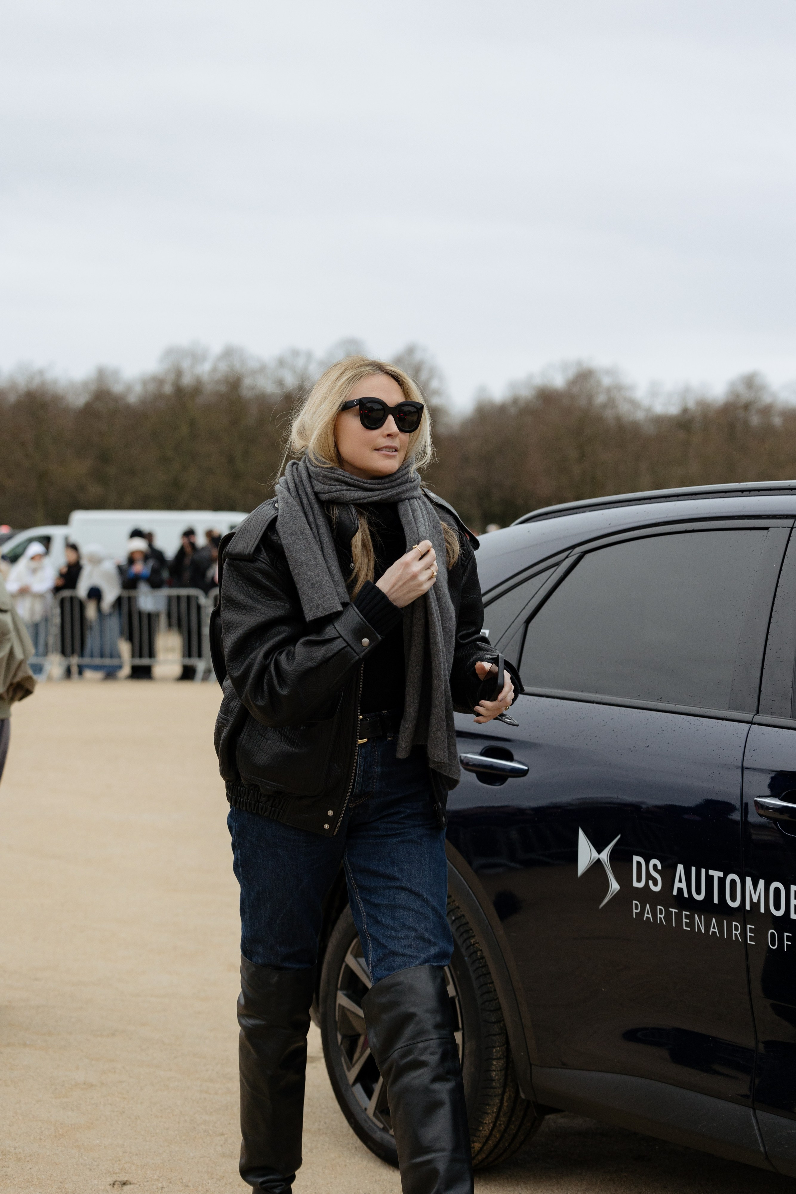 LOEWE PFW WOMENSWEAR FALL-WINTER 24/25. Photographer in Milan Ivan Goncharov