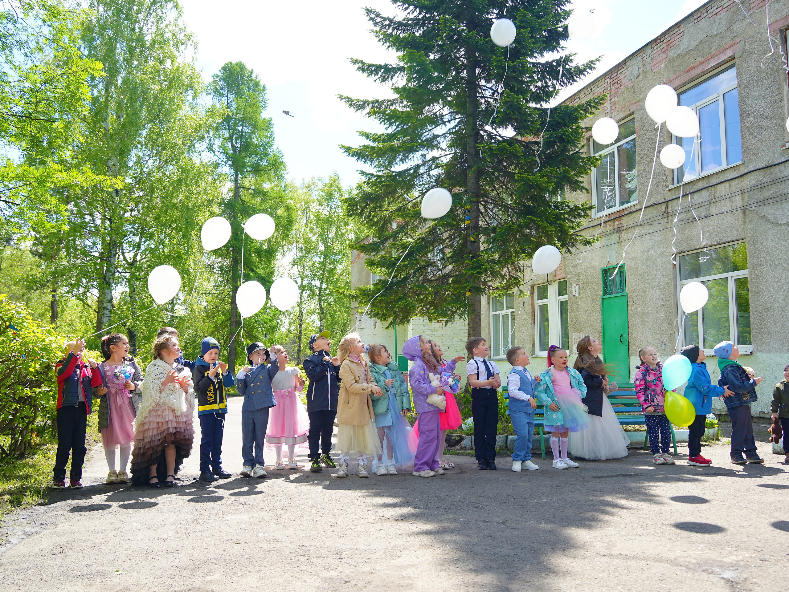 Фотосъемка видеосъёмка фотограф видеооператор новогодних утренников  в. Фотограф, видеооператор Нина Коршунова