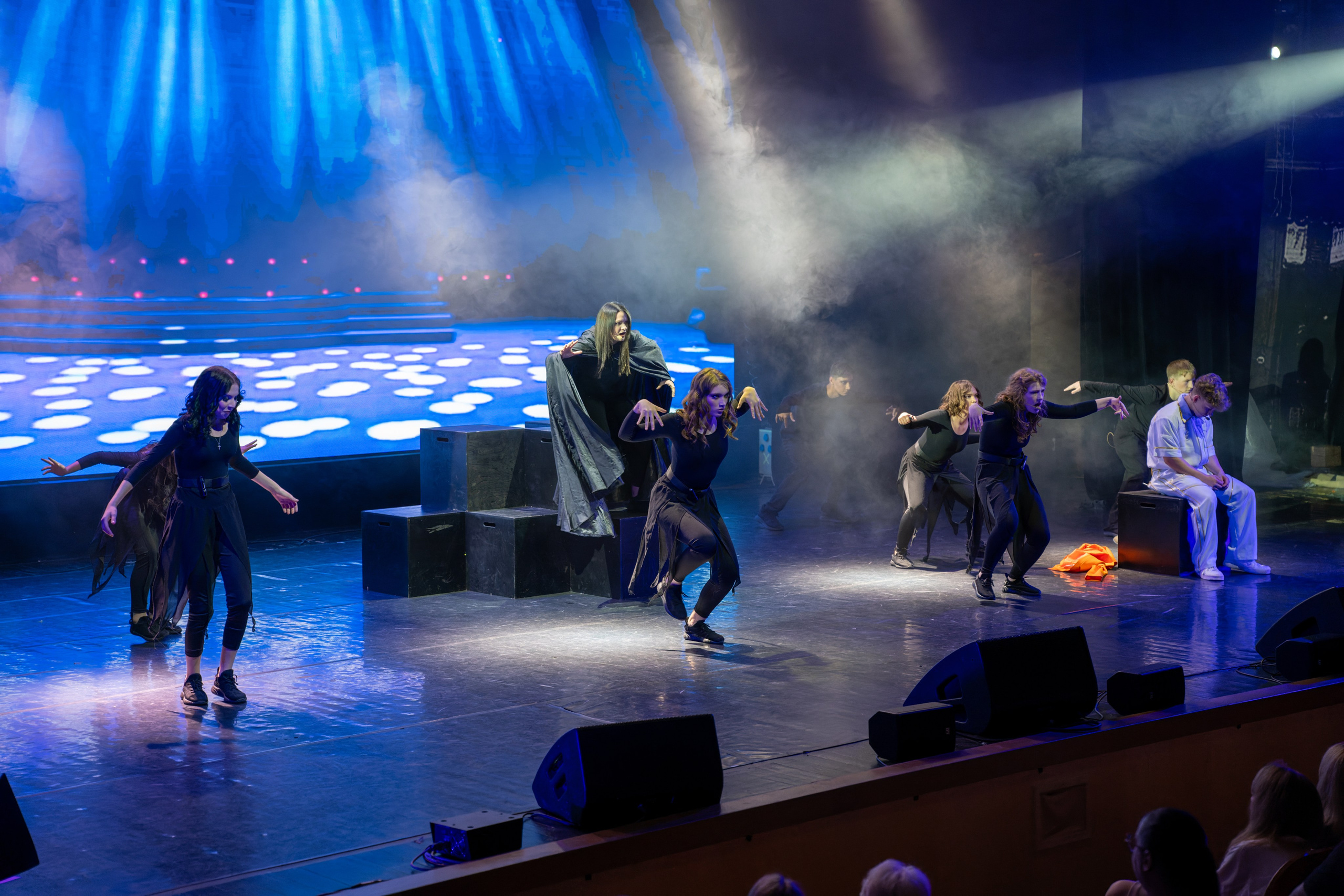 Съёмка благотворительного спектакля «Новая история деревянного мальчика». «Студия DRONAVT`s» — видеосъёмка и фотография г. Москва