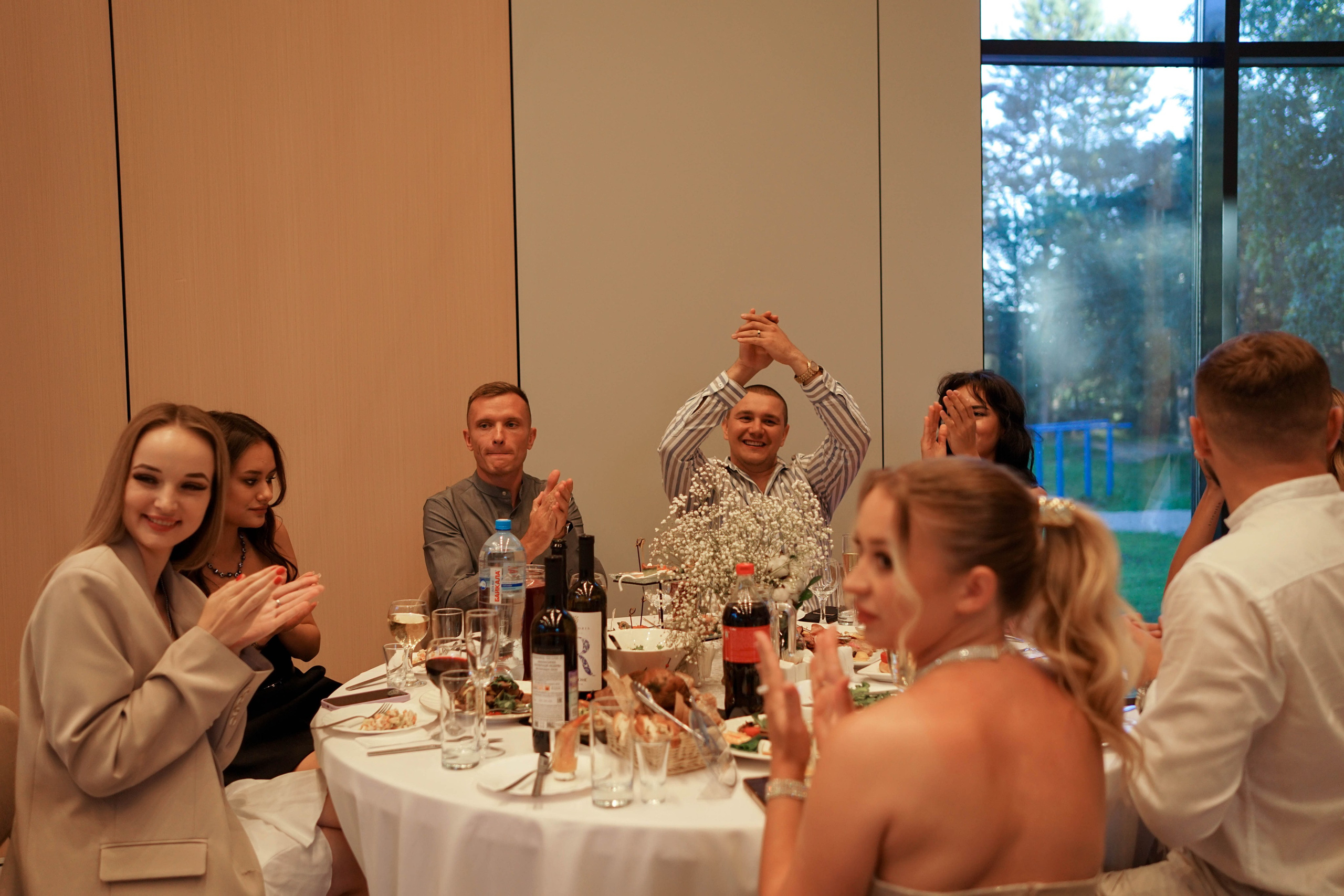 Лиза и Сережа: регистрация, прогулка и банкет. Фотограф в Иркутске