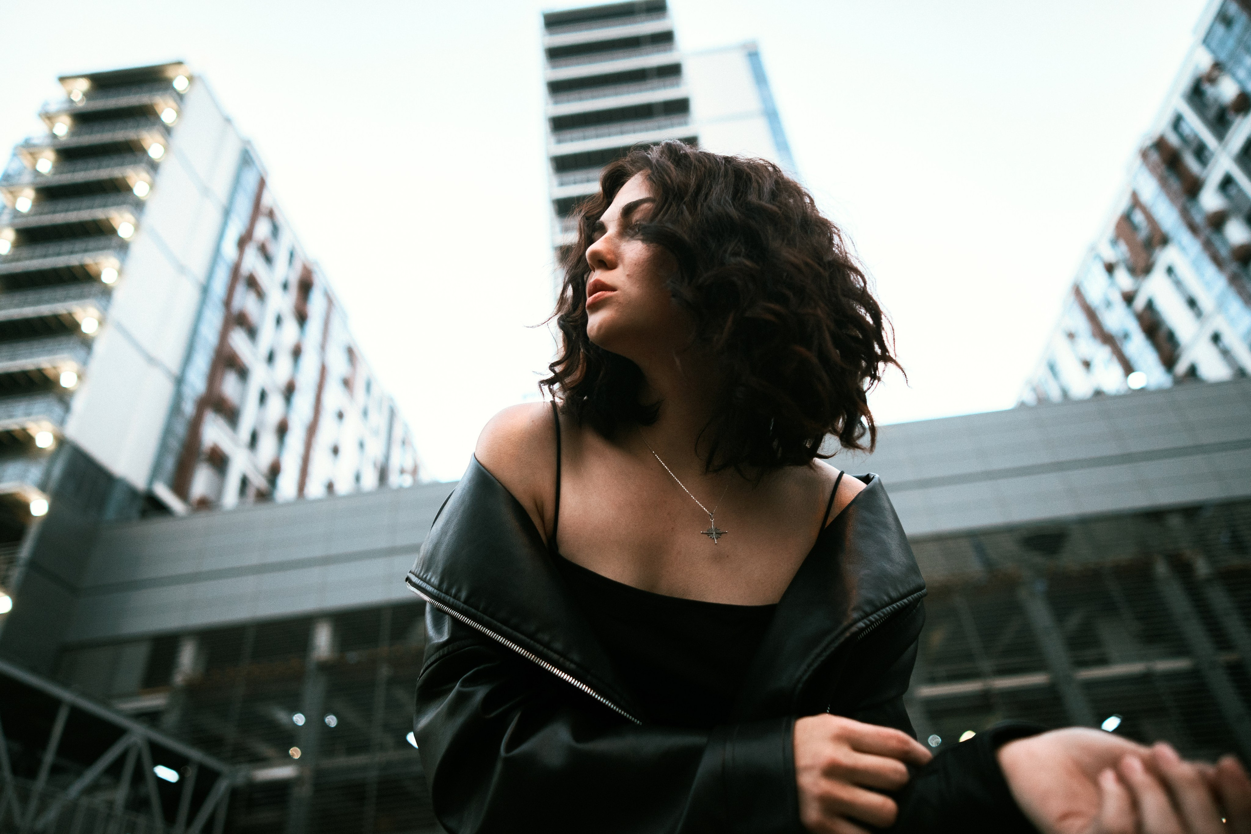 Влада стрит