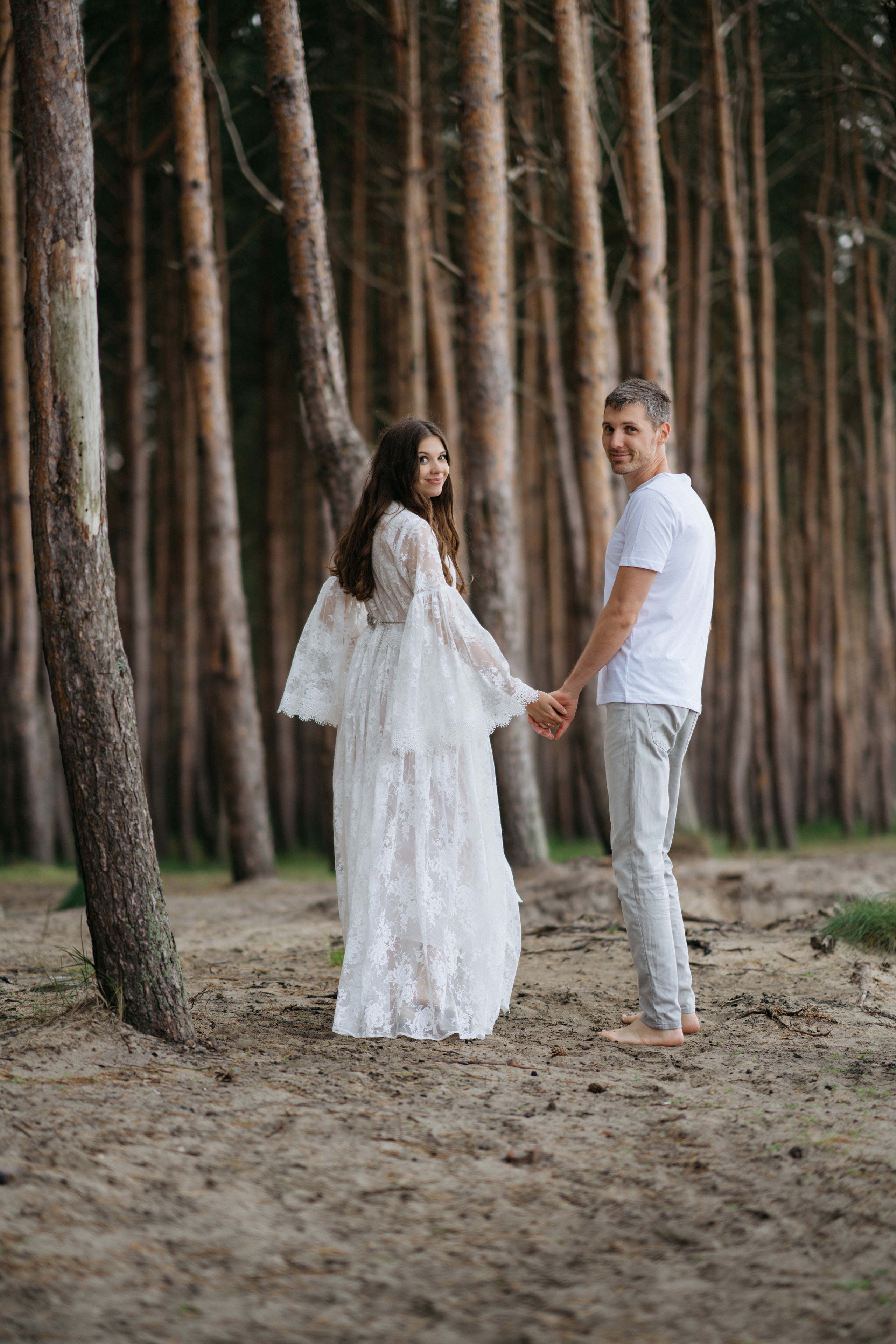 Фотографии на берегу моря в сосновом бору в ожидании. Свадебный и семейный фотограф в Калининграде Анастасия Гриценко