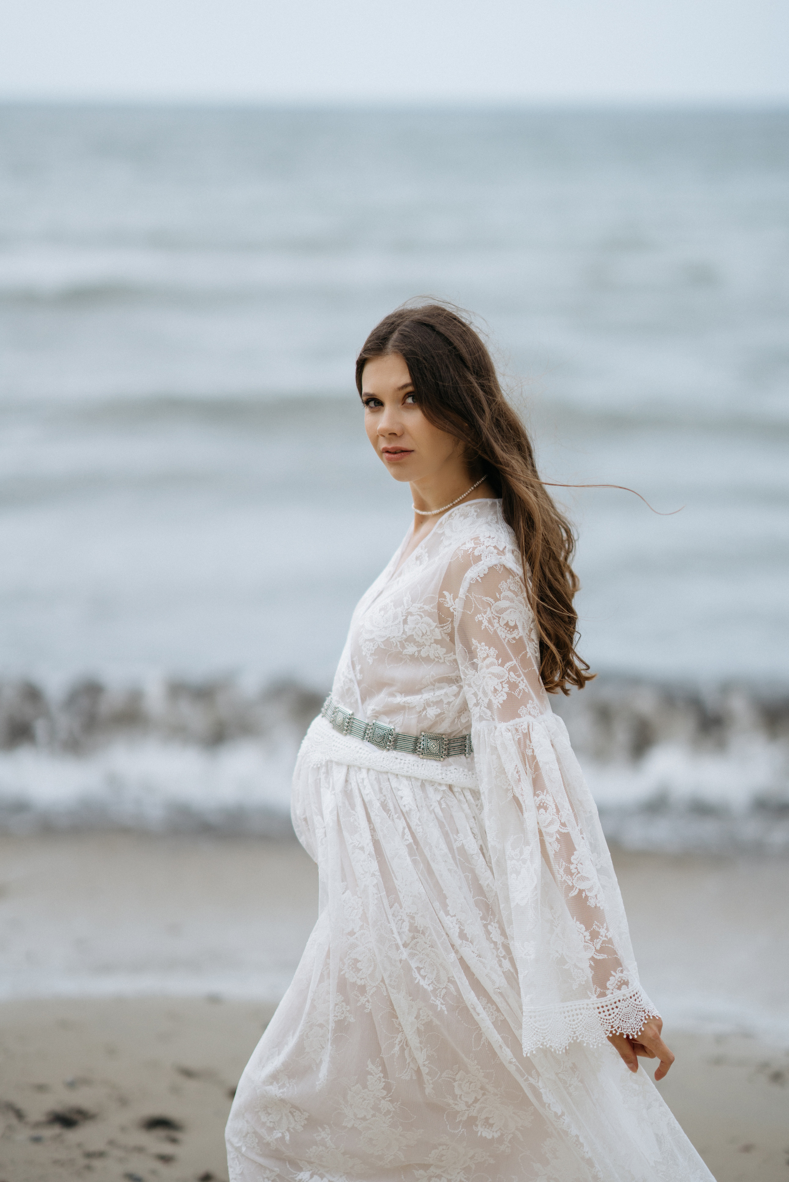 Фотографии на берегу моря в сосновом бору в ожидании. Свадебный и семейный фотограф в Калининграде Анастасия Гриценко