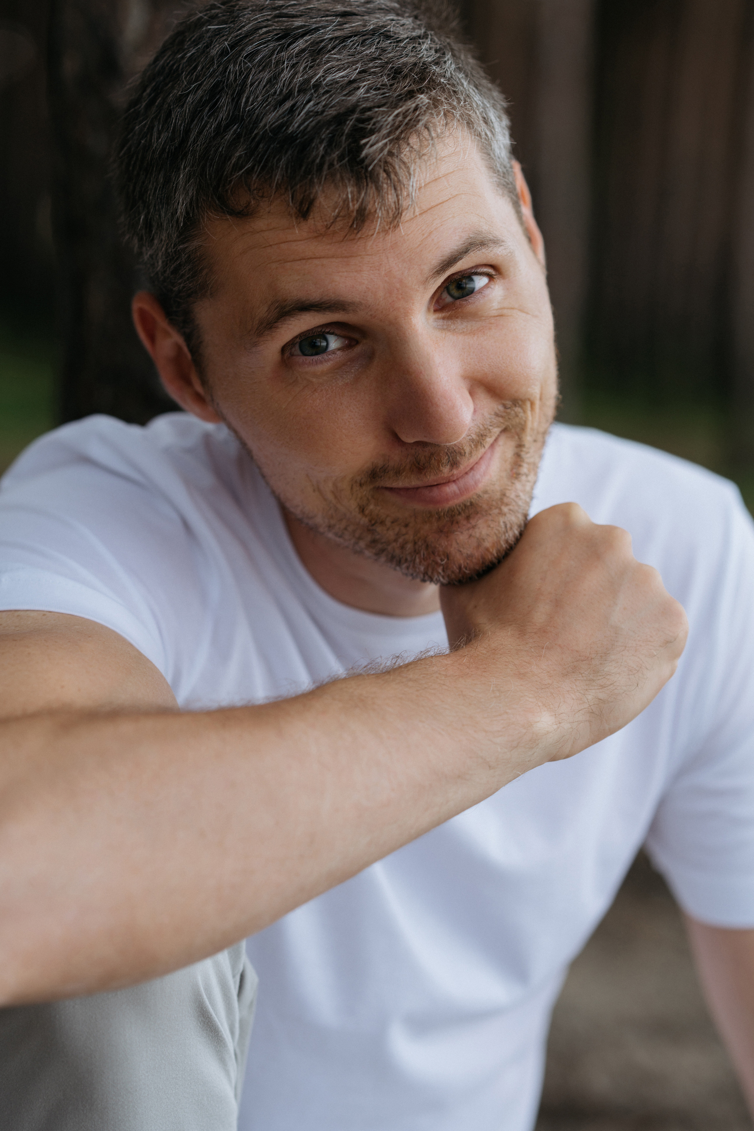 Фотографии на берегу моря в сосновом бору в ожидании. Свадебный и семейный фотограф в Калининграде Анастасия Гриценко