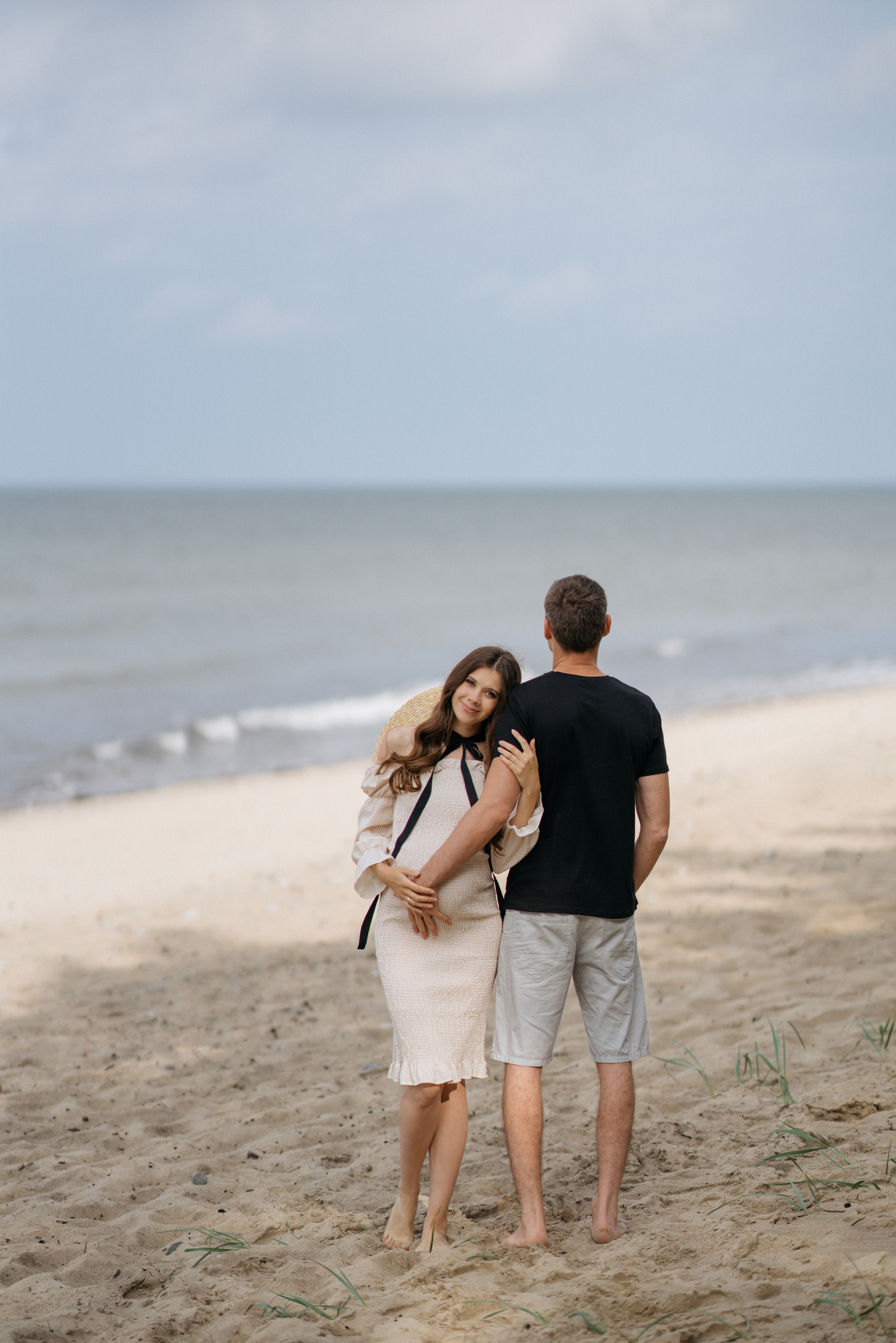 Фотографии на берегу моря в сосновом бору в ожидании. Свадебный и семейный фотограф в Калининграде Анастасия Гриценко