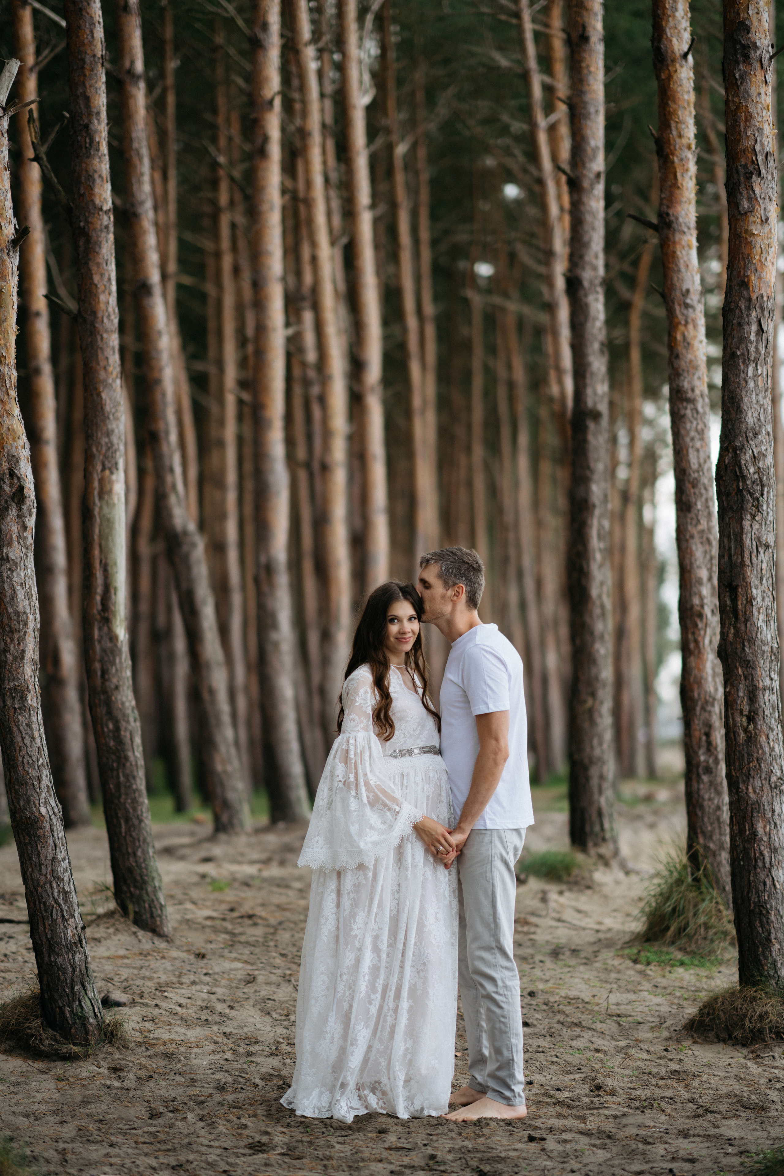Фотографии на берегу моря в сосновом бору в ожидании. Свадебный и семейный фотограф в Калининграде Анастасия Гриценко