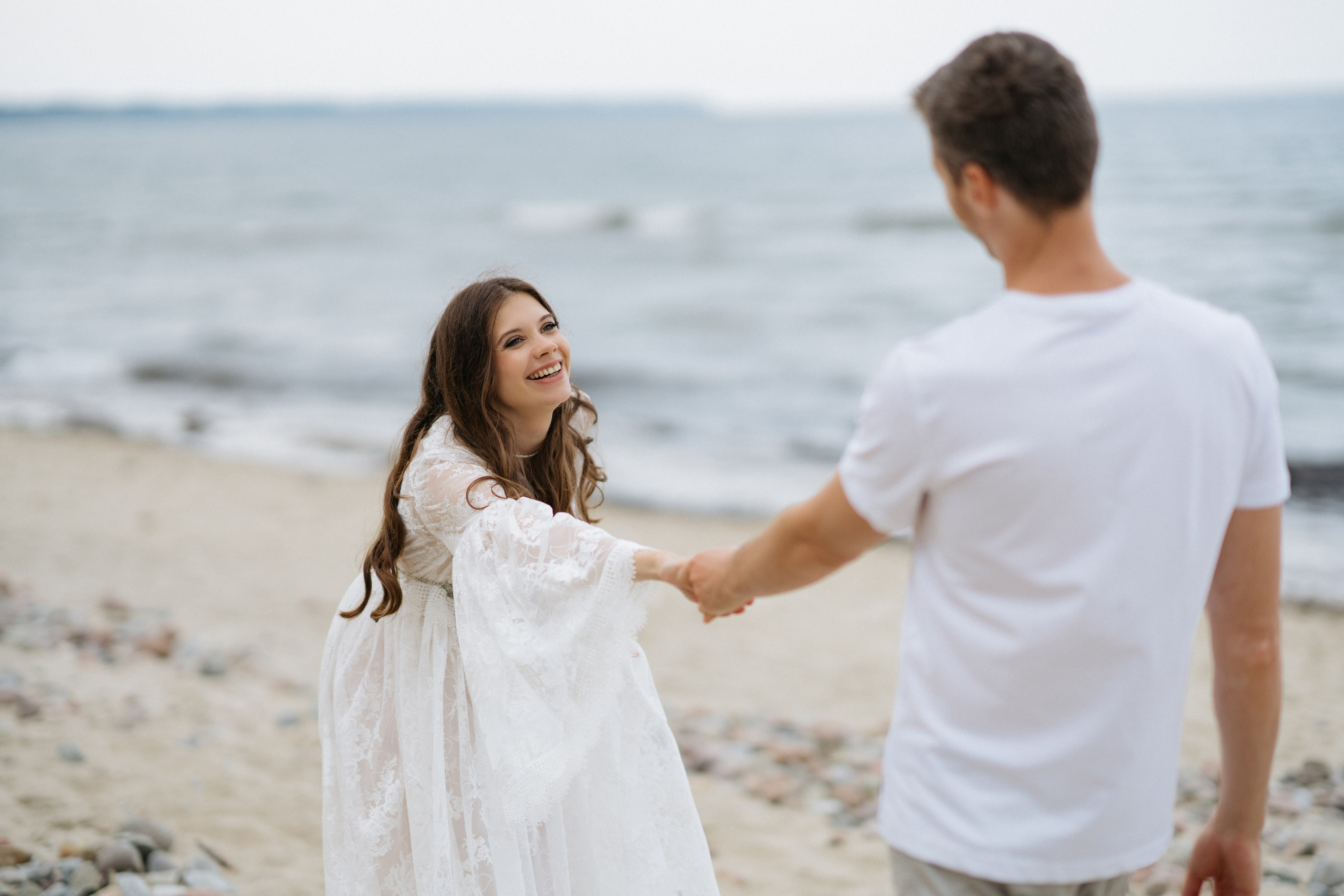 Фотографии на берегу моря в сосновом бору в ожидании. Свадебный и семейный фотограф в Калининграде Анастасия Гриценко