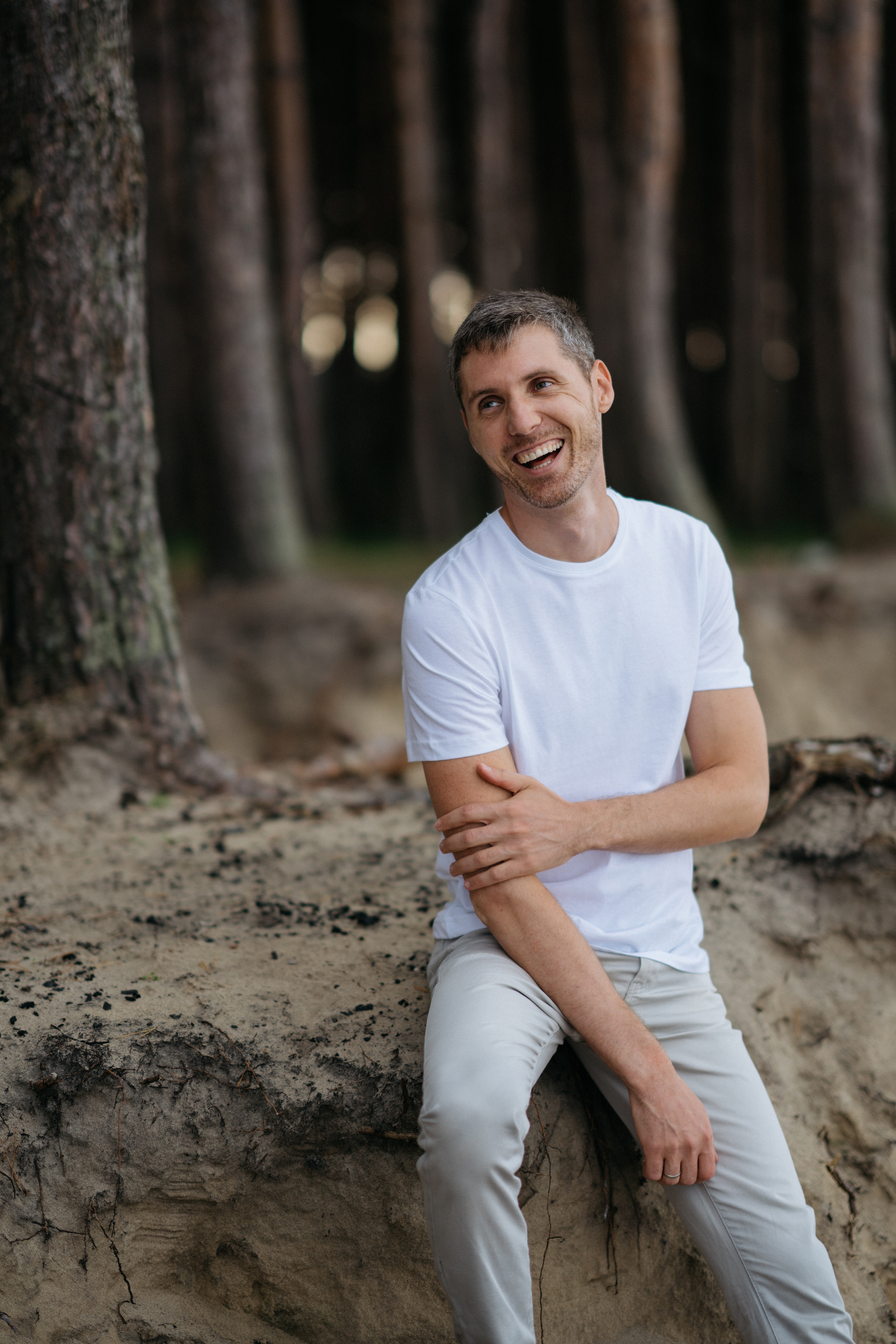 Фотографии на берегу моря в сосновом бору в ожидании. Свадебный и семейный фотограф в Калининграде Анастасия Гриценко