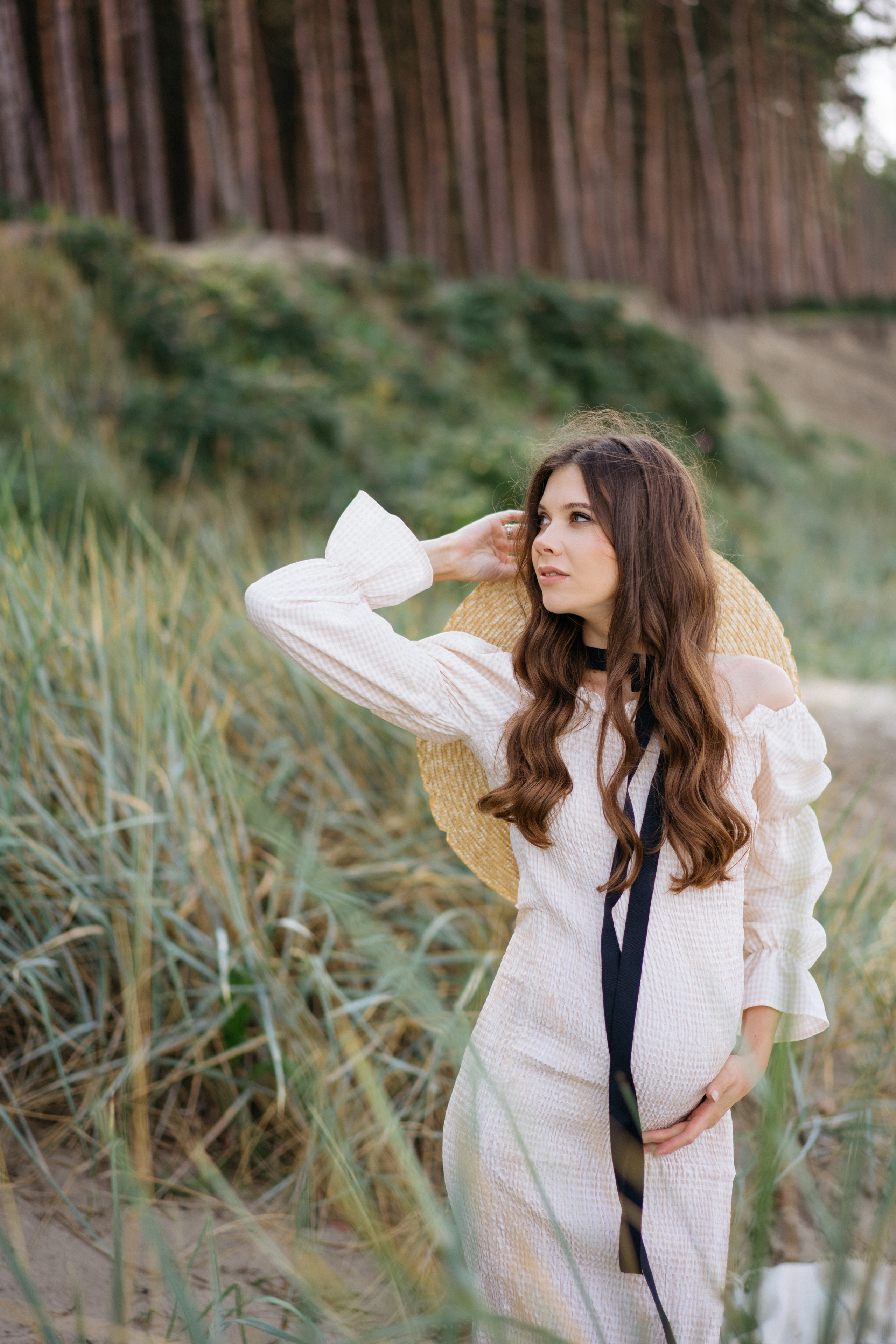 Фотографии на берегу моря в сосновом бору в ожидании. Свадебный и семейный фотограф в Калининграде Анастасия Гриценко