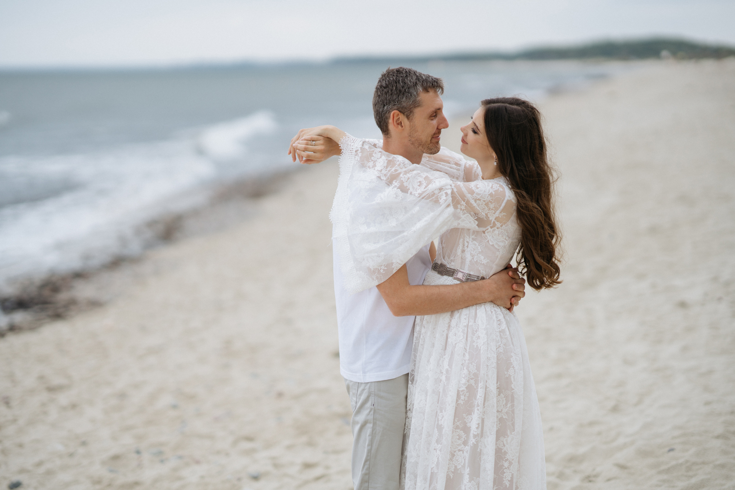 Фотографии на берегу моря в сосновом бору в ожидании. Свадебный и семейный фотограф в Калининграде Анастасия Гриценко