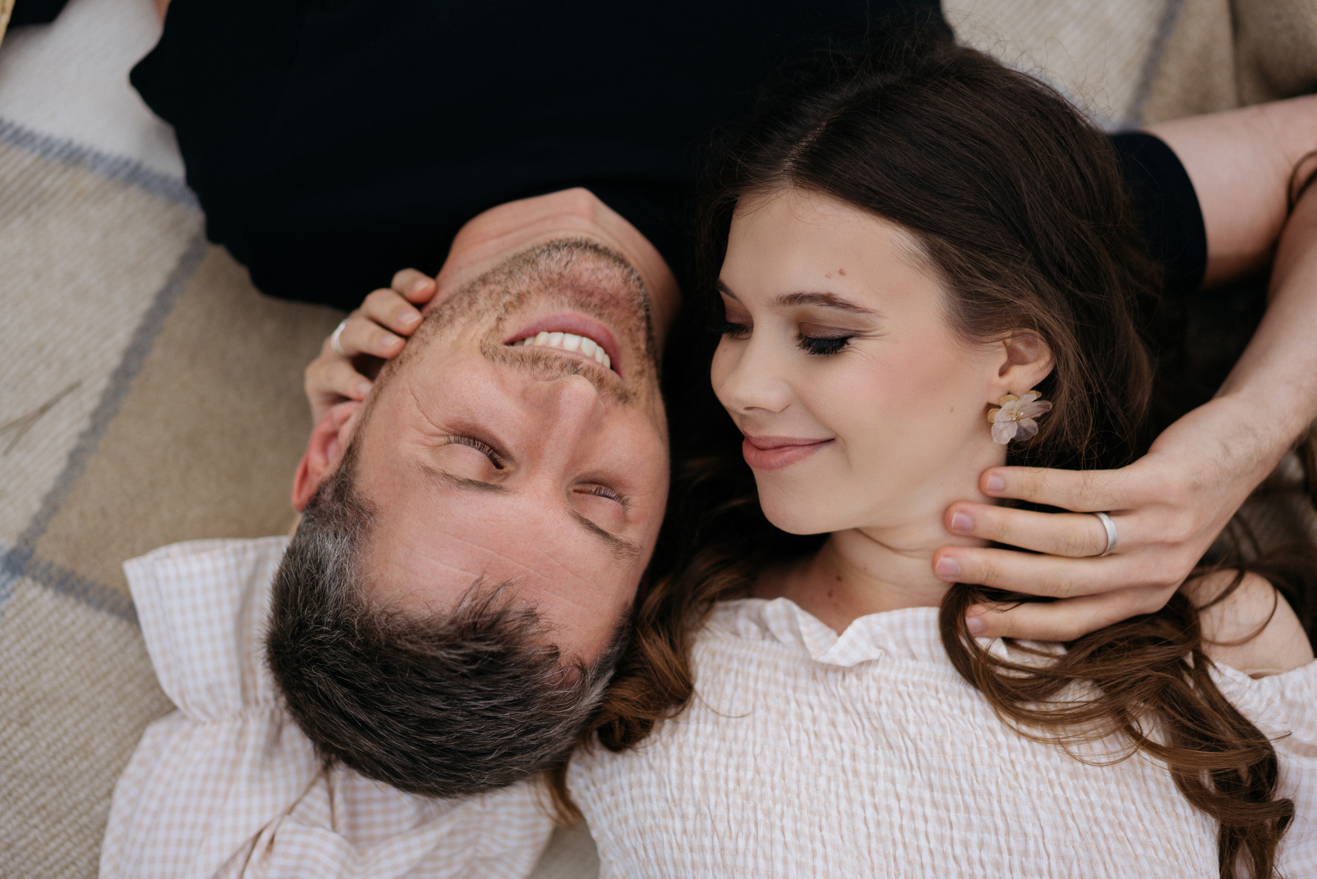 Фотографии на берегу моря в сосновом бору в ожидании. Свадебный и семейный фотограф в Калининграде Анастасия Гриценко