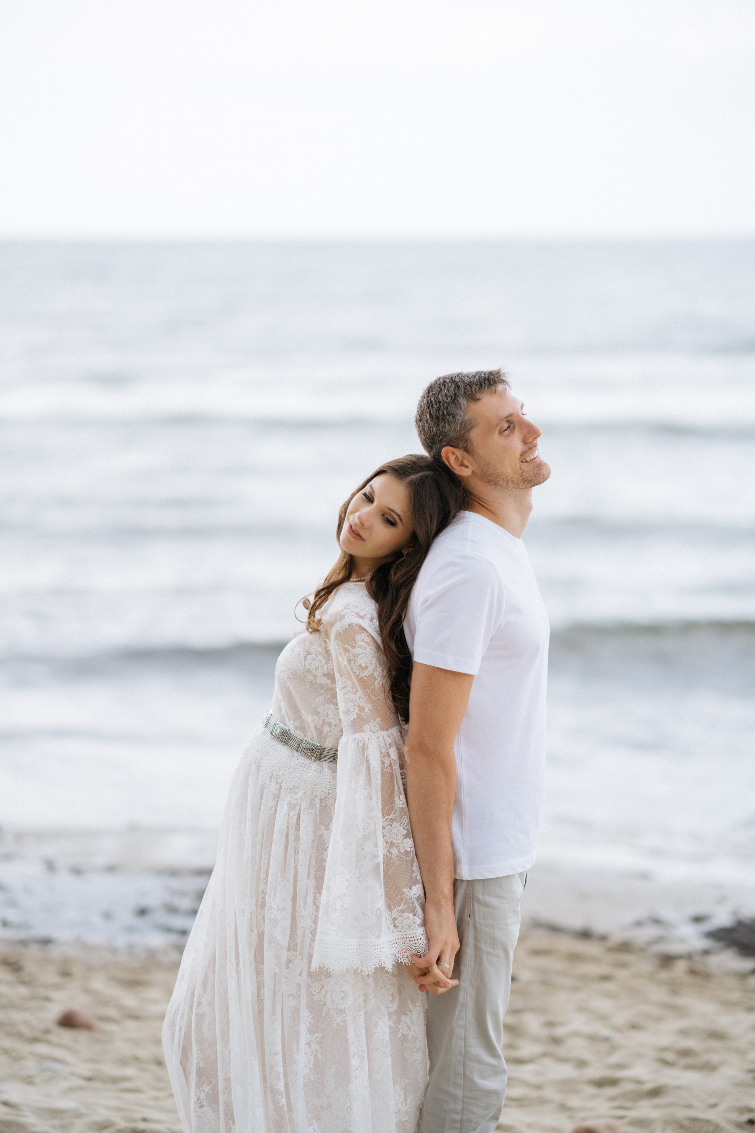 Фотографии на берегу моря в сосновом бору в ожидании. Свадебный и семейный фотограф в Калининграде Анастасия Гриценко