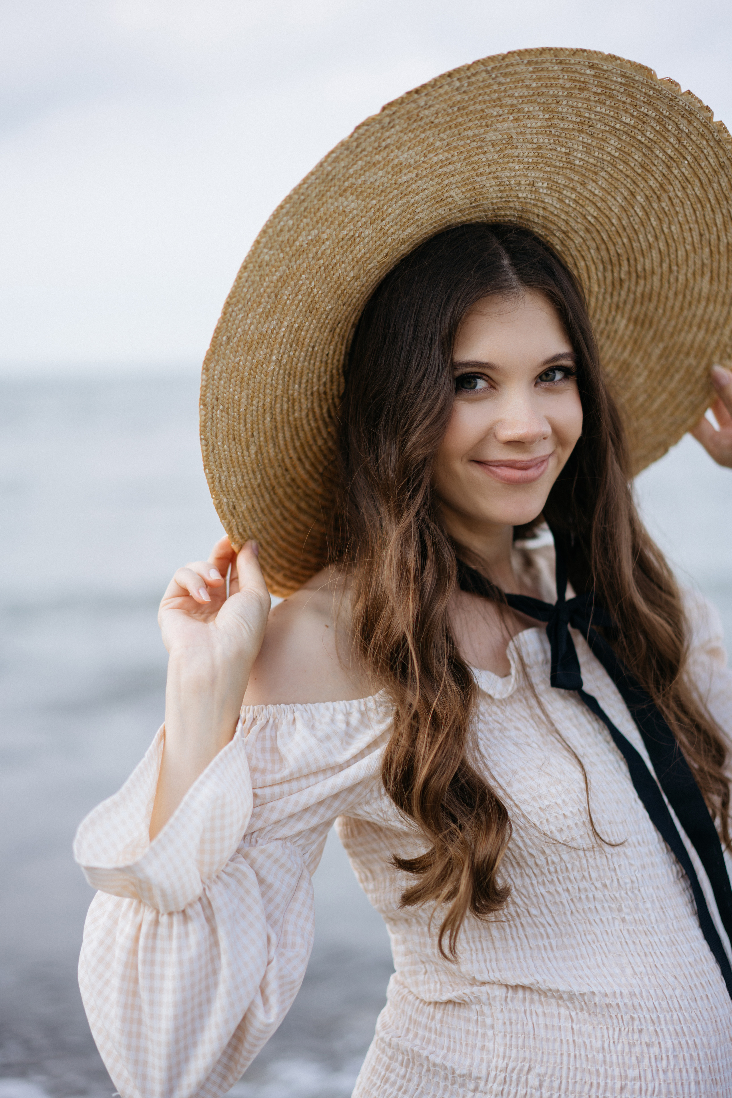 Фотографии на берегу моря в сосновом бору в ожидании. Свадебный и семейный фотограф в Калининграде Анастасия Гриценко