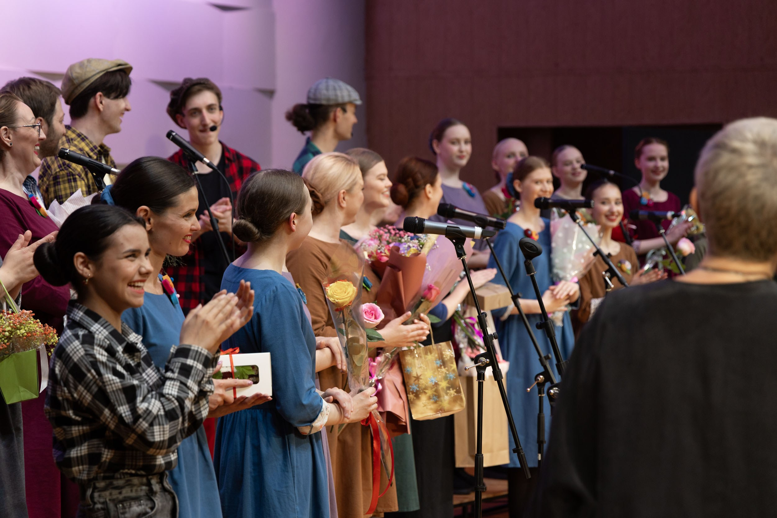 Молодежный эстрадный хор Вологодского областного колледжа искусств