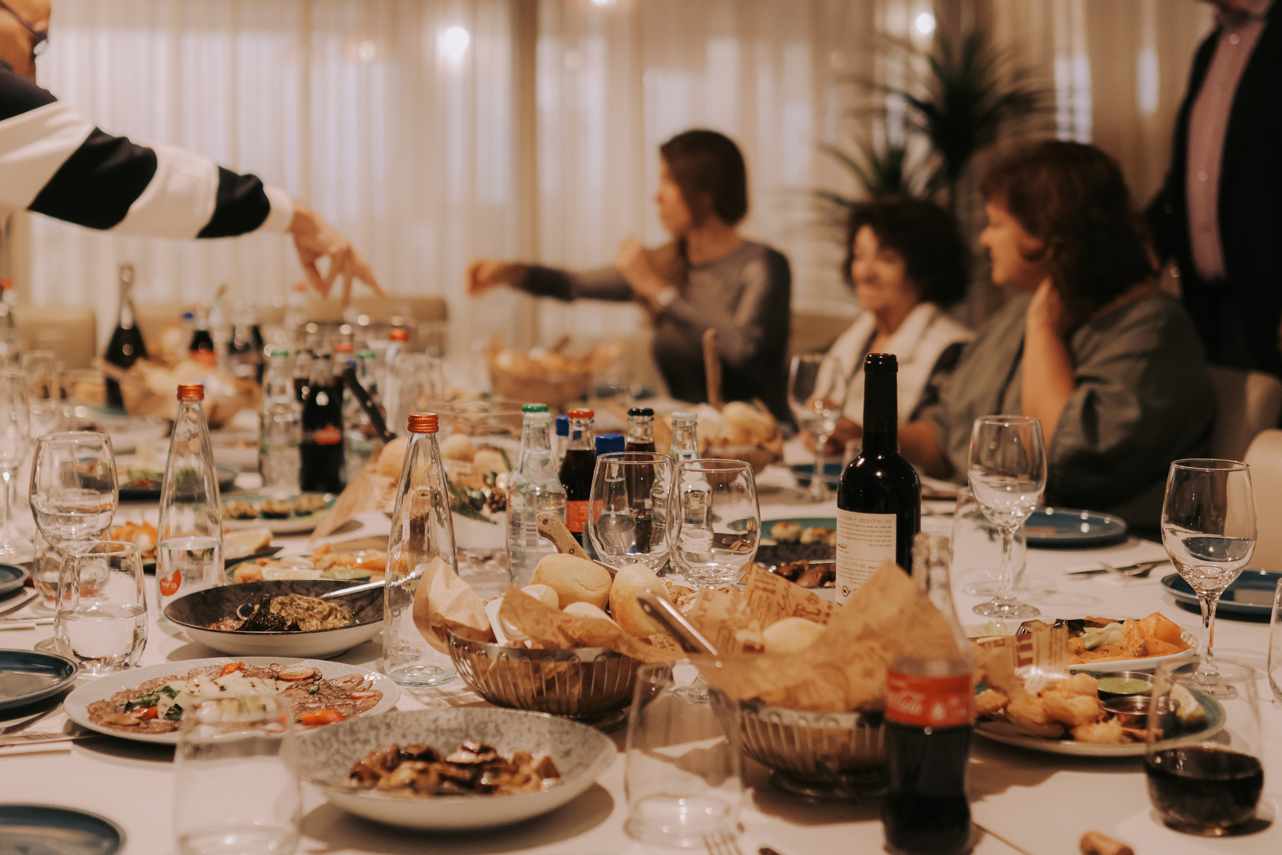 Engagement dinner, Bat Yam | December 2025. Photographer in Israel Alice Milchin
