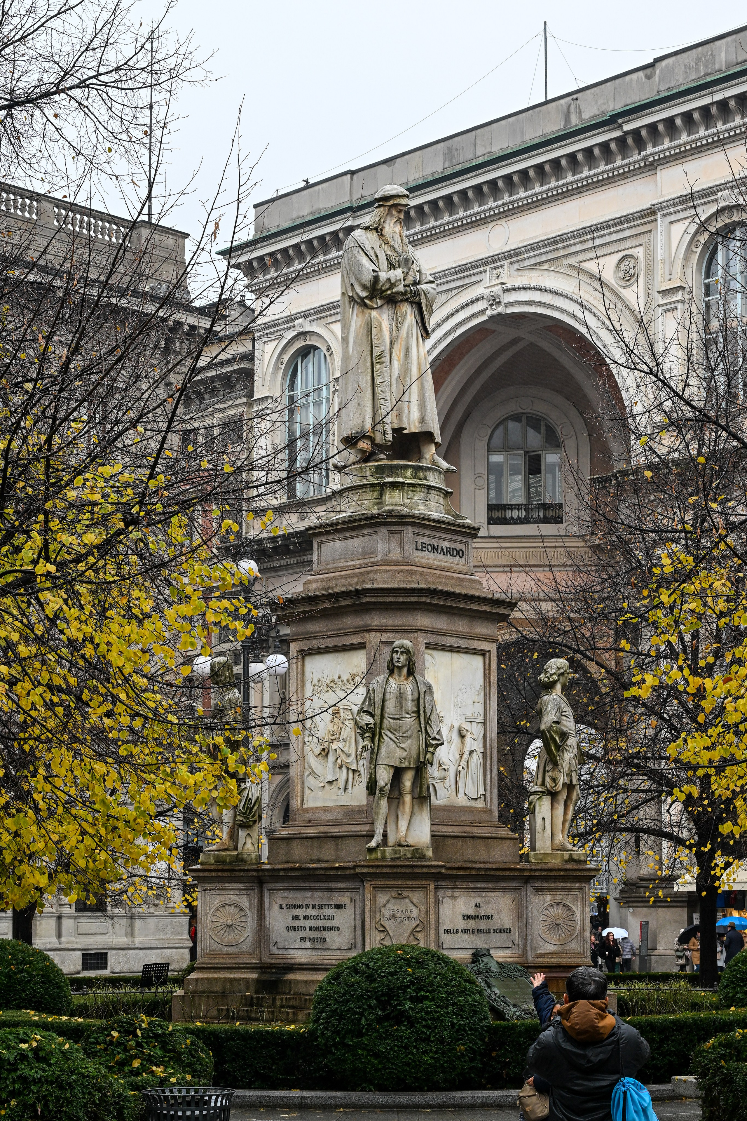 Milano: Navigli, City, Trams. Фотограф Минск