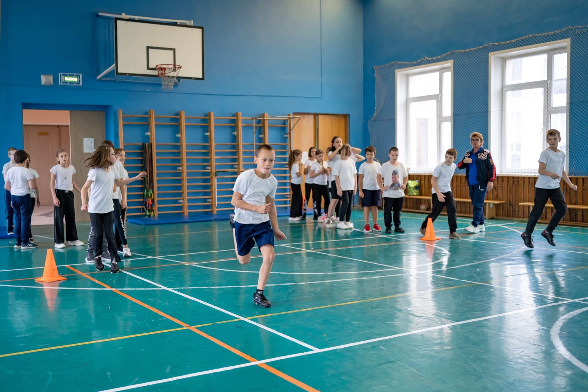 Выпускники начальной школы. Семейный фотограф Варвара Сорока в городе Москве
