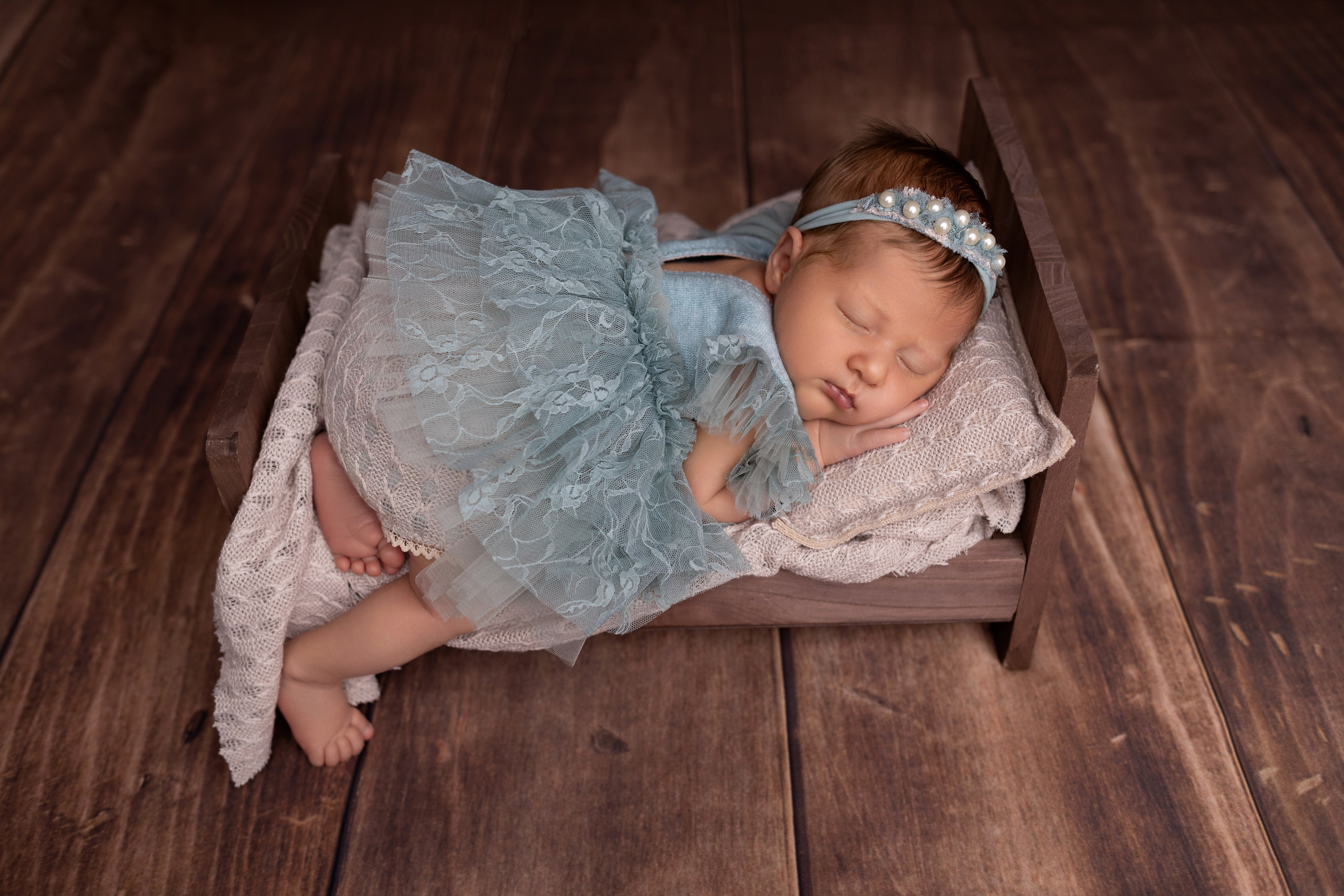 Фотосъемка двойни. Фотограф новорожденных малышей в Омске и Омской области Эльвира Камаева