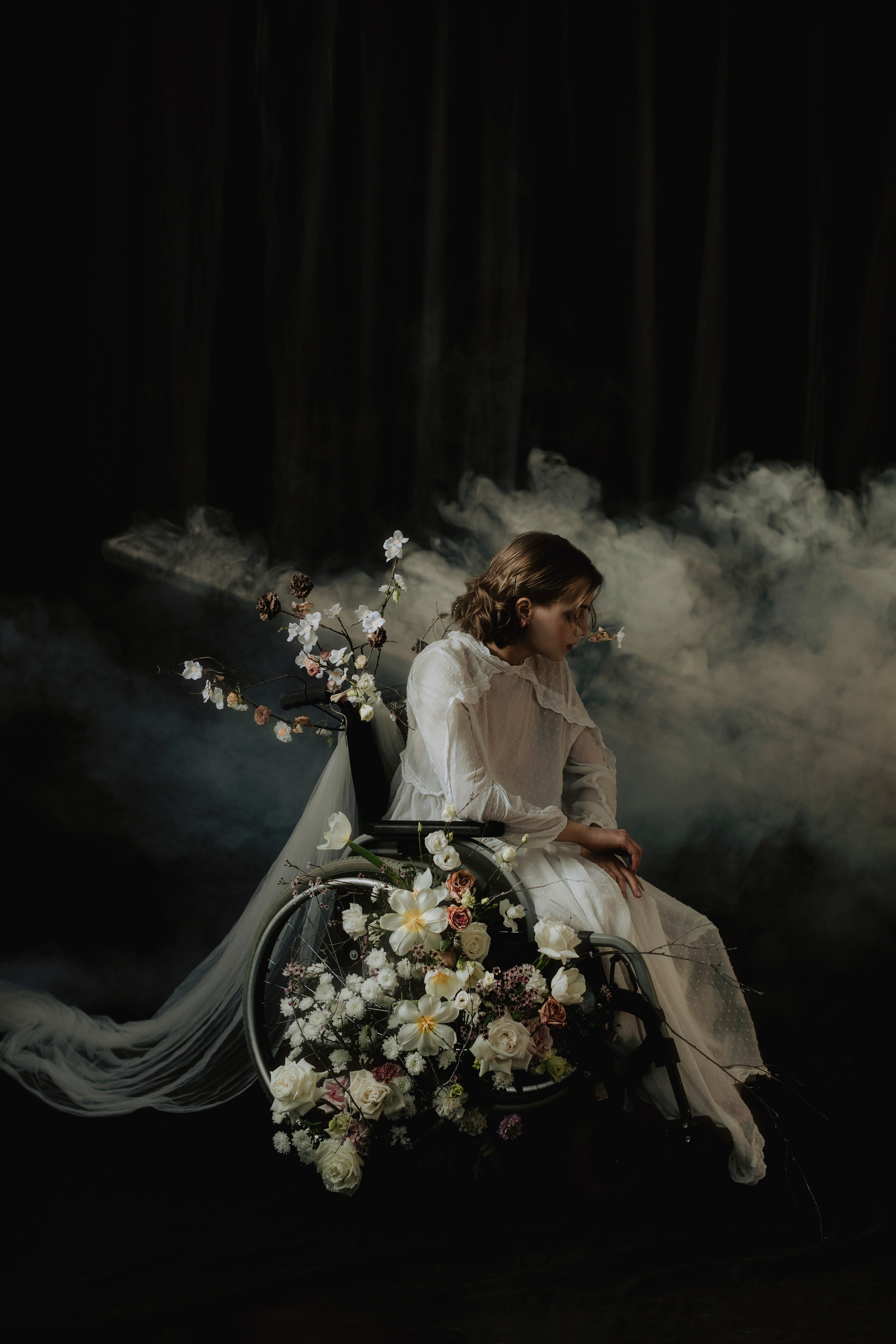 Цветение из темноты. Портретный фотограф Уфа Москва Санкт-Петербург Lulu Weightless