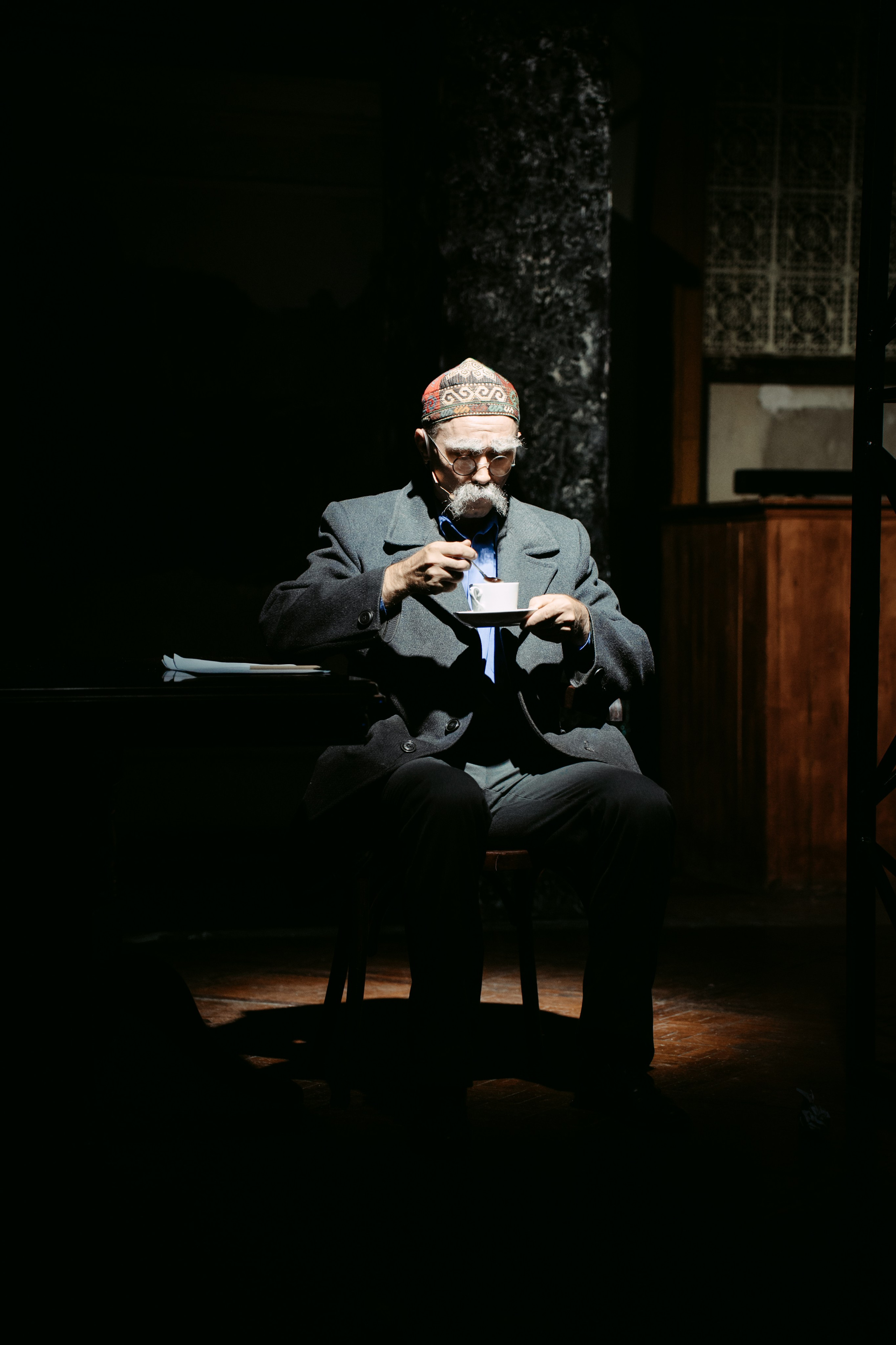 Горький оптимизм. Главная