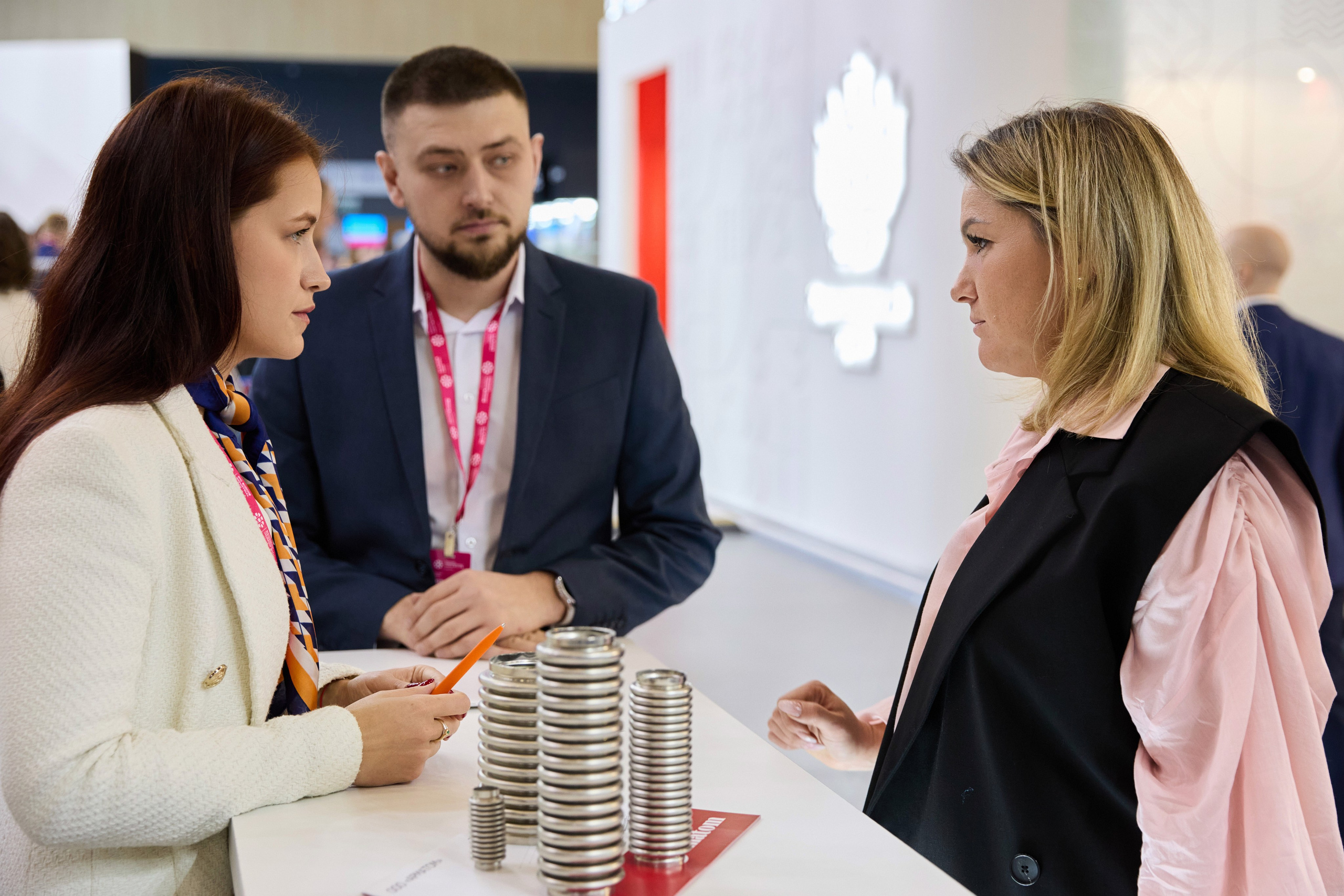 Выставка. Свадебная, репортажная фотосъемка и видеосъемка в Минске. Илья и Юлия Ширмановы. Фотограф | Видеограф | Минск