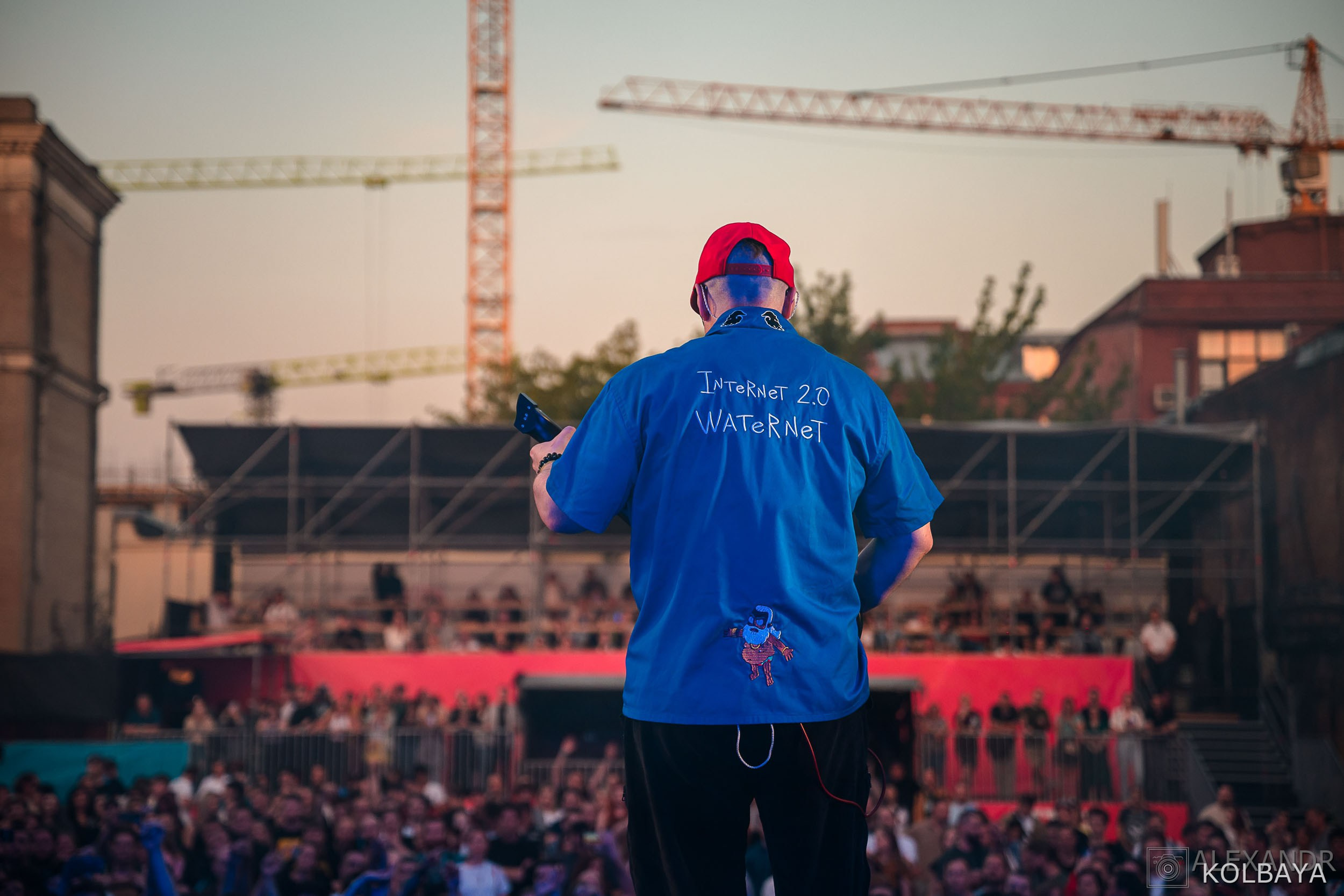 Фоторепортаж с концерта группы СЛОТ на Red Summer 2025. Концертный и театральный репортажный фотограф в Москве Александр Колбая