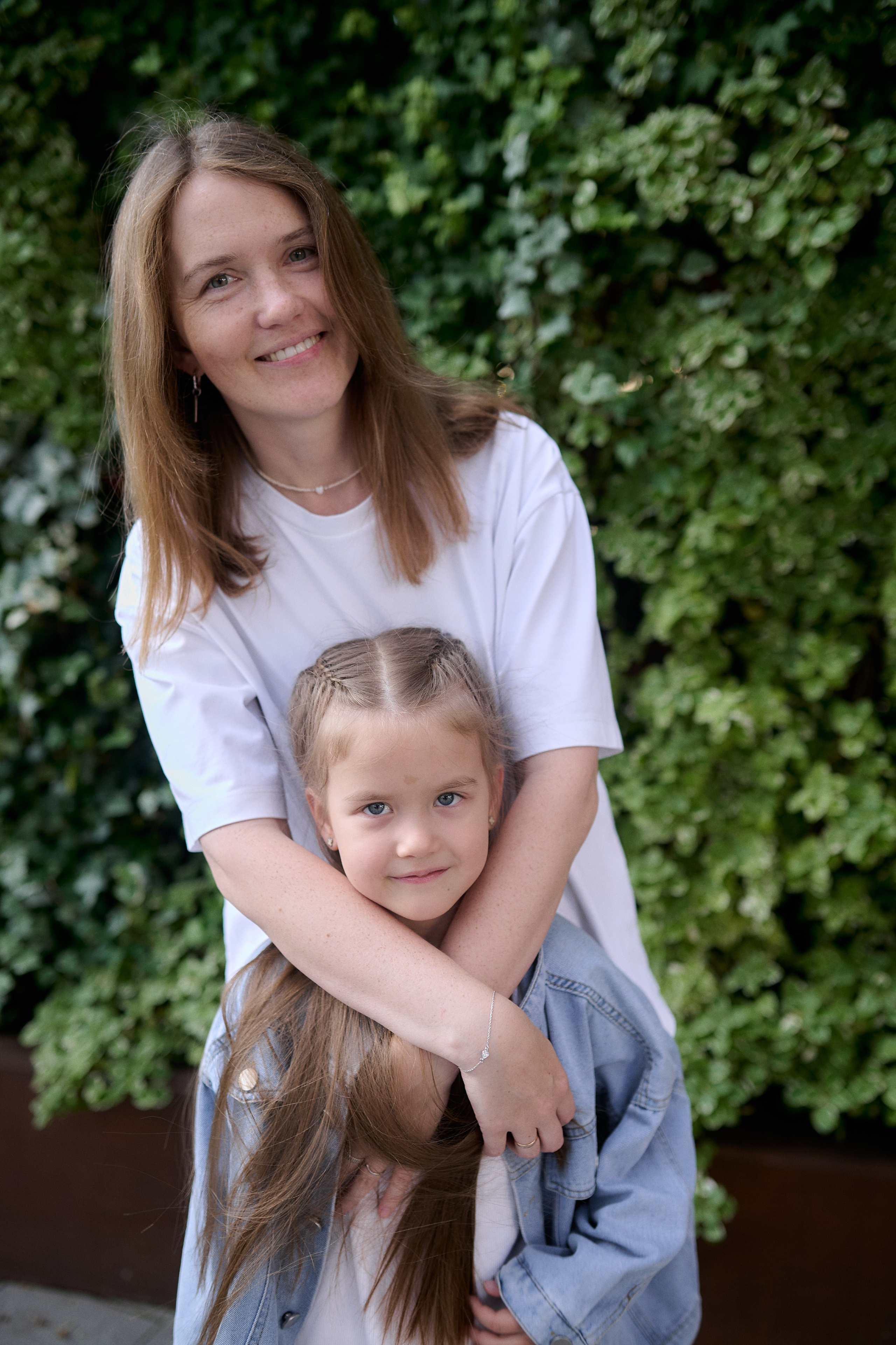 Катя и Ника. Прогулка по Новому Арбату. Семейный и свадебный lifestyle-фотограф в Москве Мария Петрова