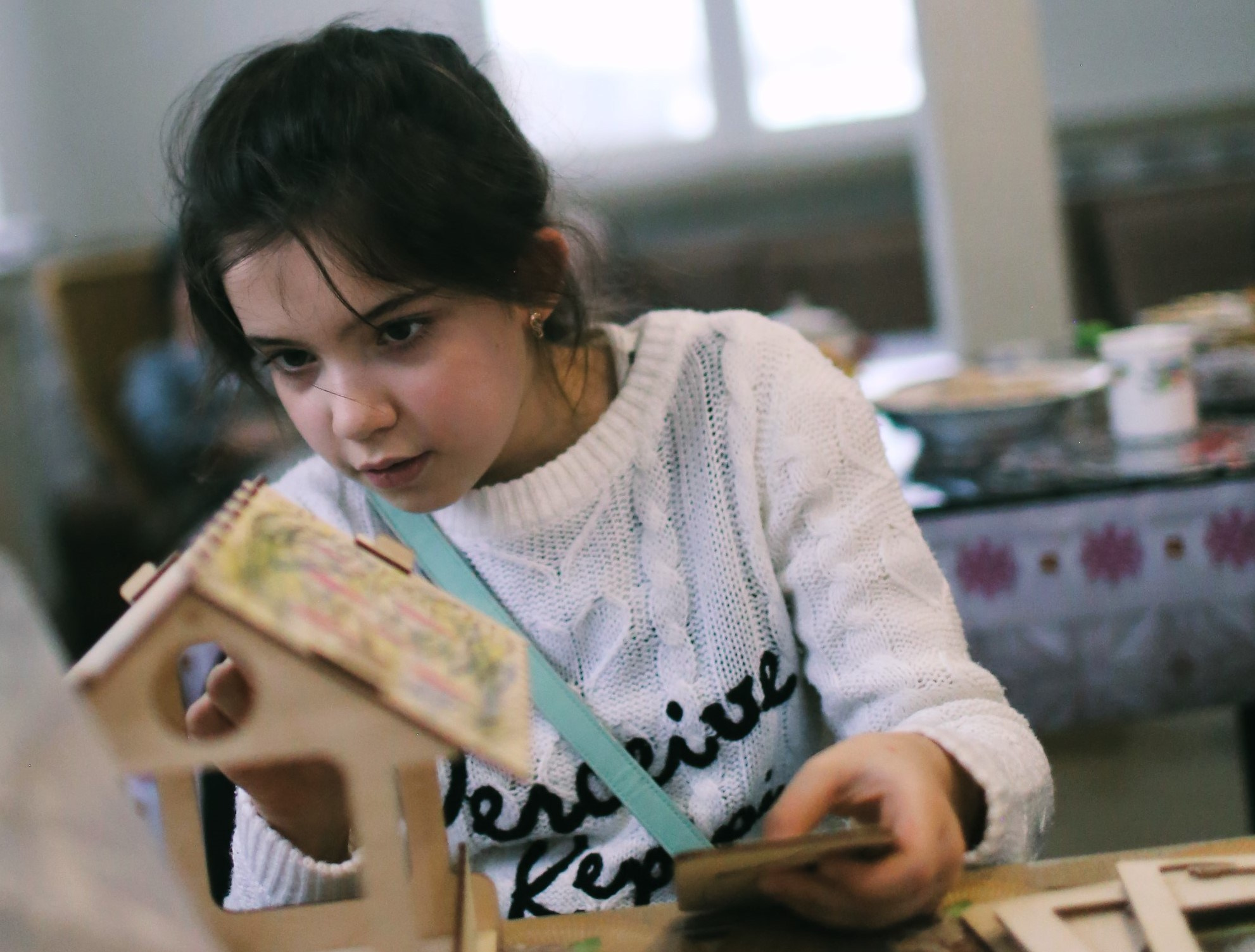 Конструирование кормушек в Воскресной школе. Фотограф Антонина Гудкова