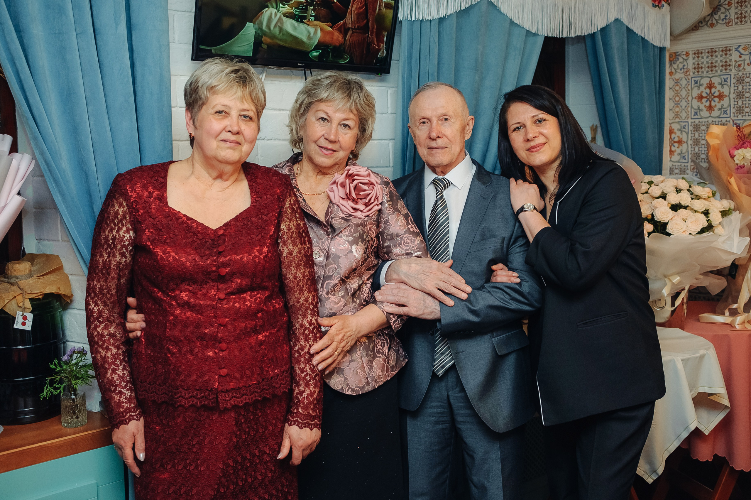 Тихий семейный праздник в ресторане Подкова. Свадебный фотограф в Екатеринбурге Артём Зайнетдинов