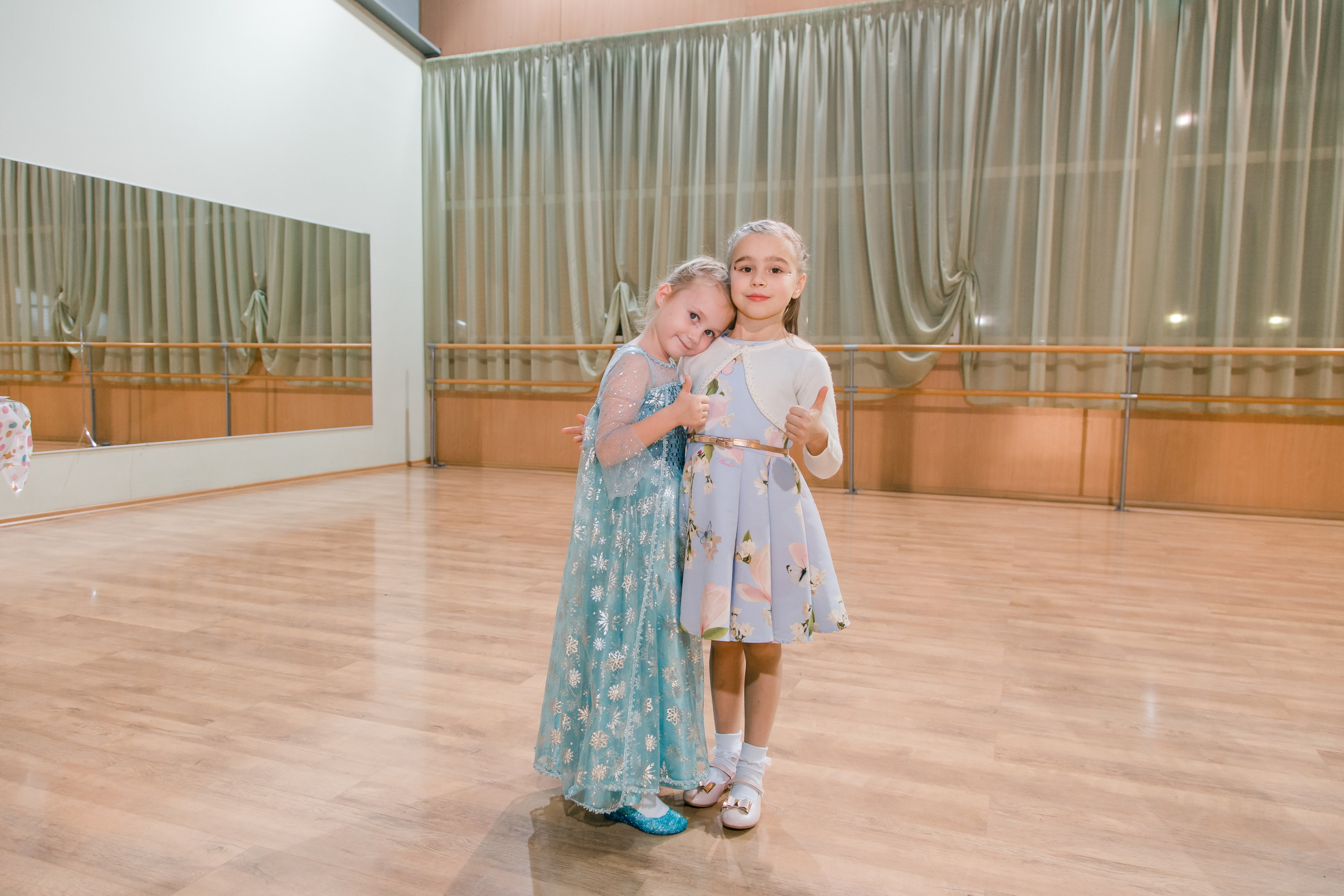 Фотосъемка детского дня рожденья. Видеосъемка и фотосъемка свадеб. Фотограф и оператор на свадьбу. Видеосъемка подкастов, собственная видео-фотостудии. Предметная фотосъемка