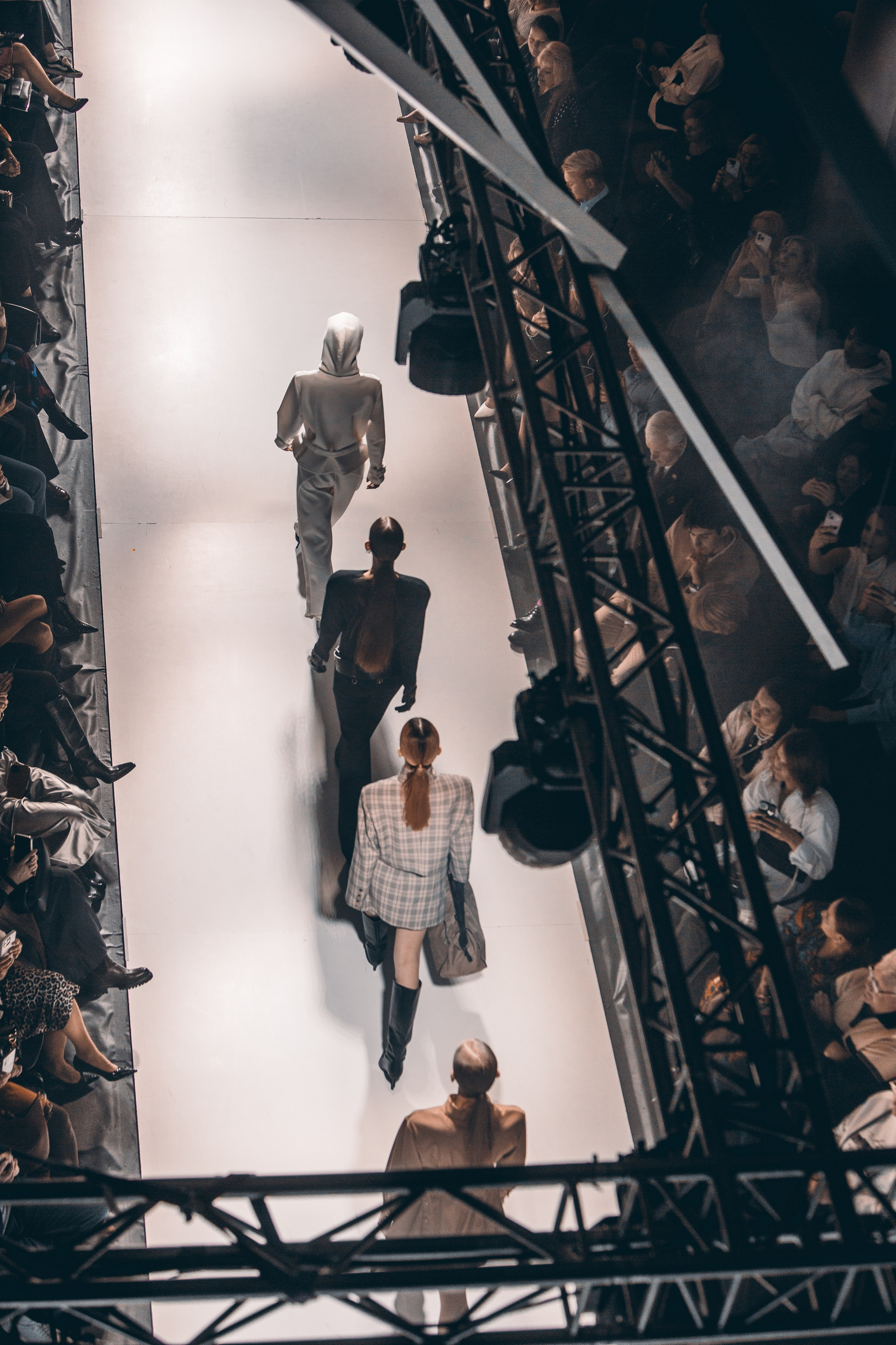 Неделя моды Екб. Фотограф для маркетплейсов Михаил Бове