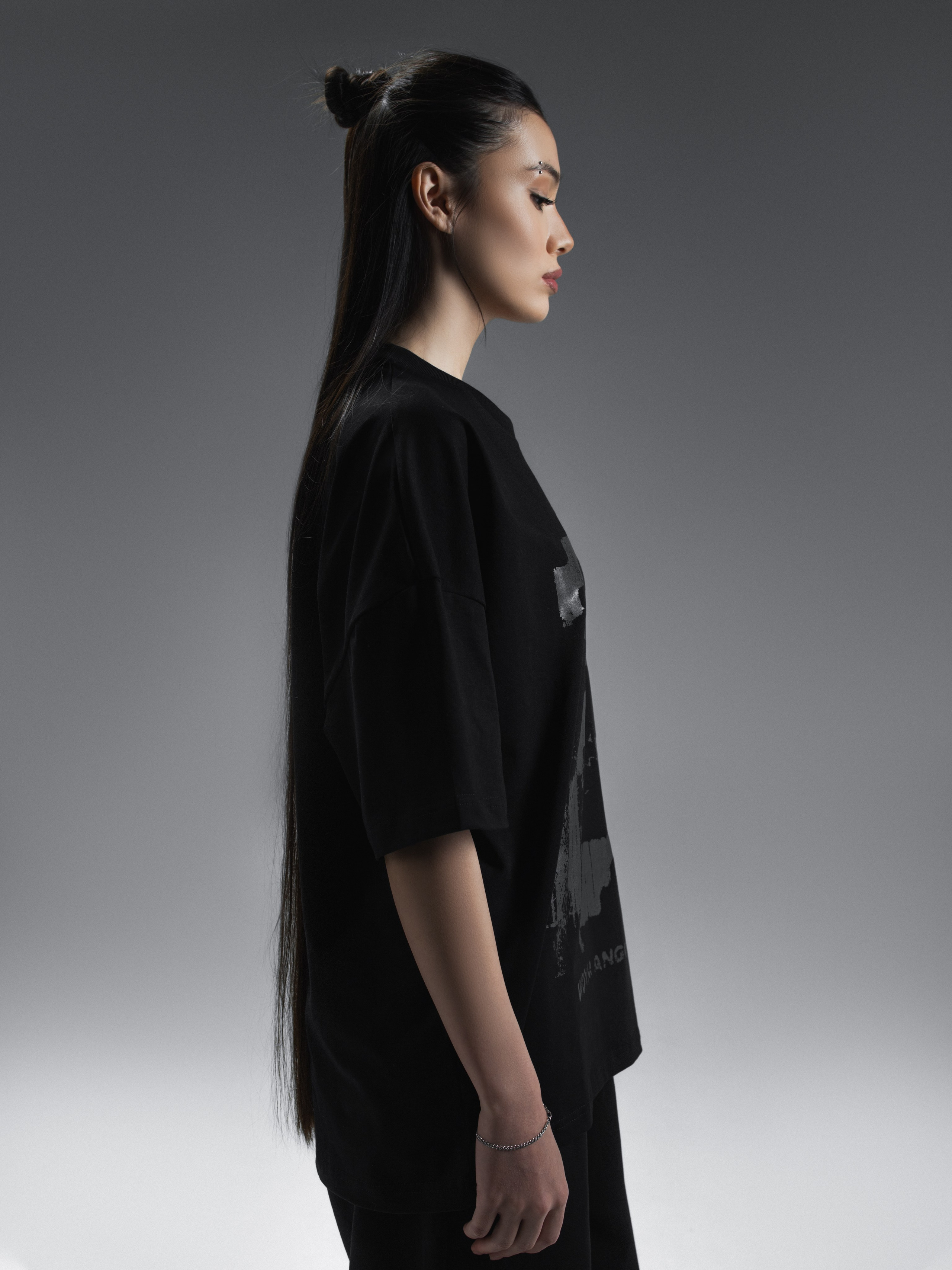 КАТАЛОГ | серый фон. RUNA production — стильные съемки для брендов