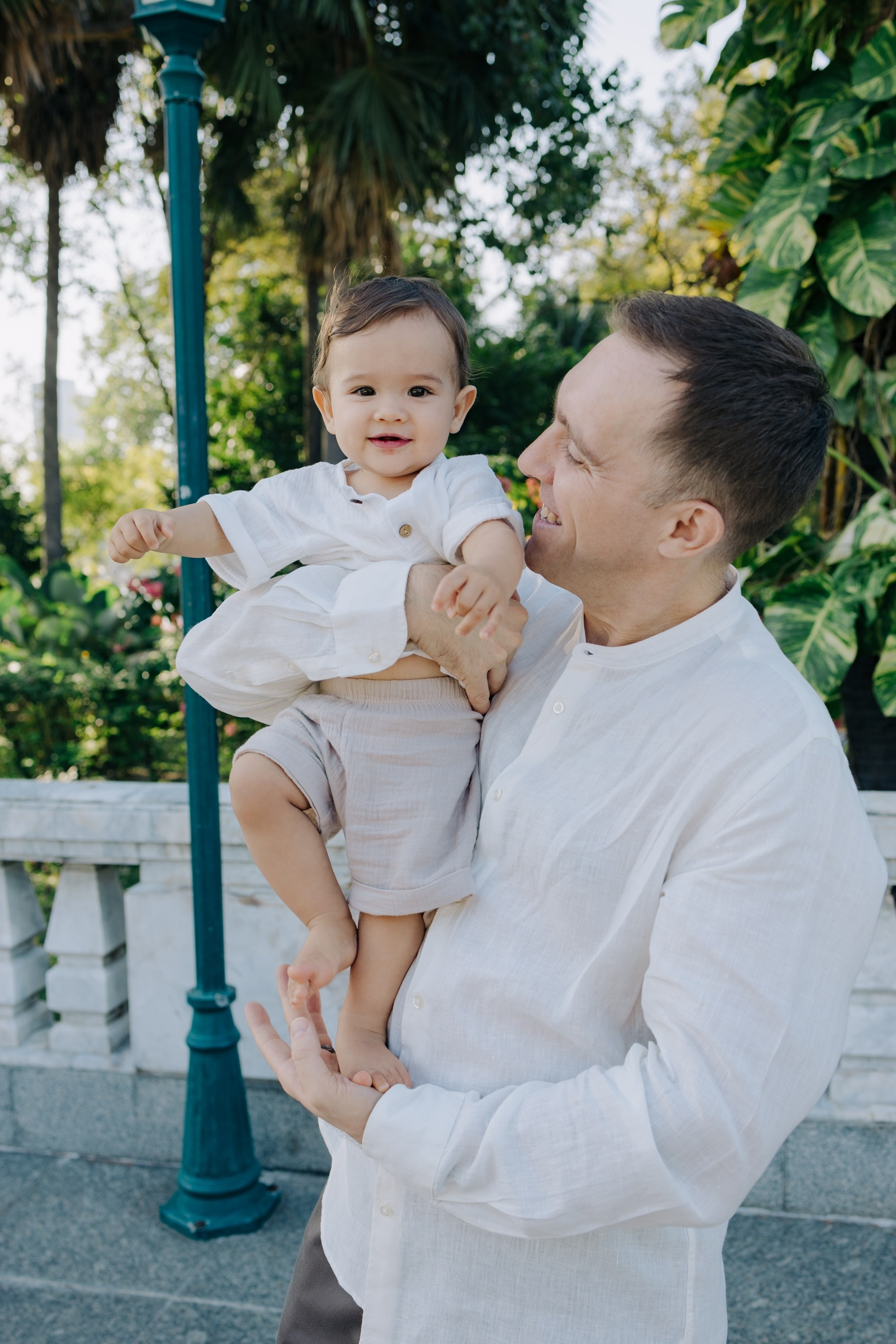 Family photoshoot in Bangkok. Fedor Lemeshko — Destination Wedding and Family Lifestyle photographer