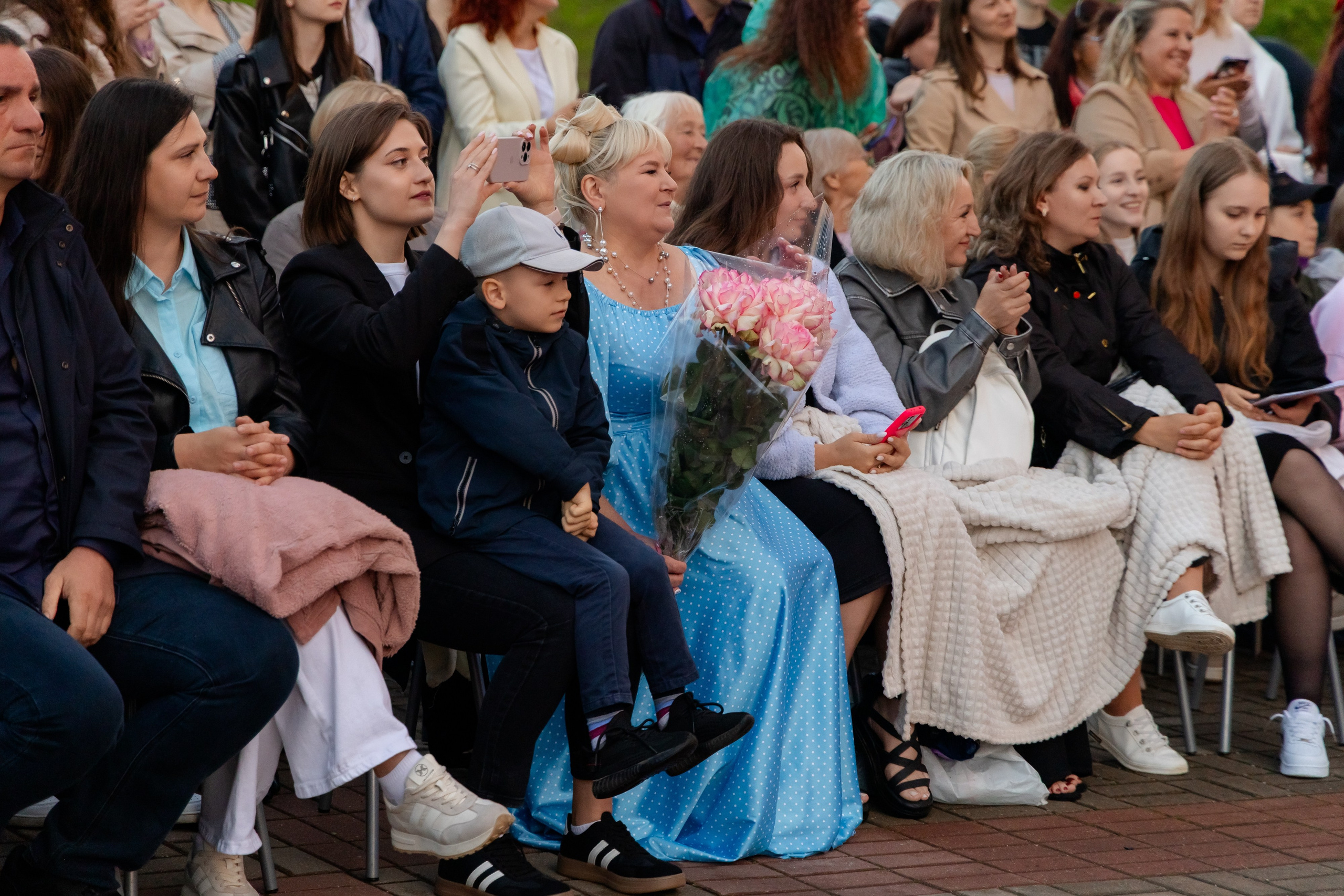 Школьный выпускной 2025 год в Минске, Беларуси. Свадебный фотограф в Минске/Беларуси Сергей Спиридонов