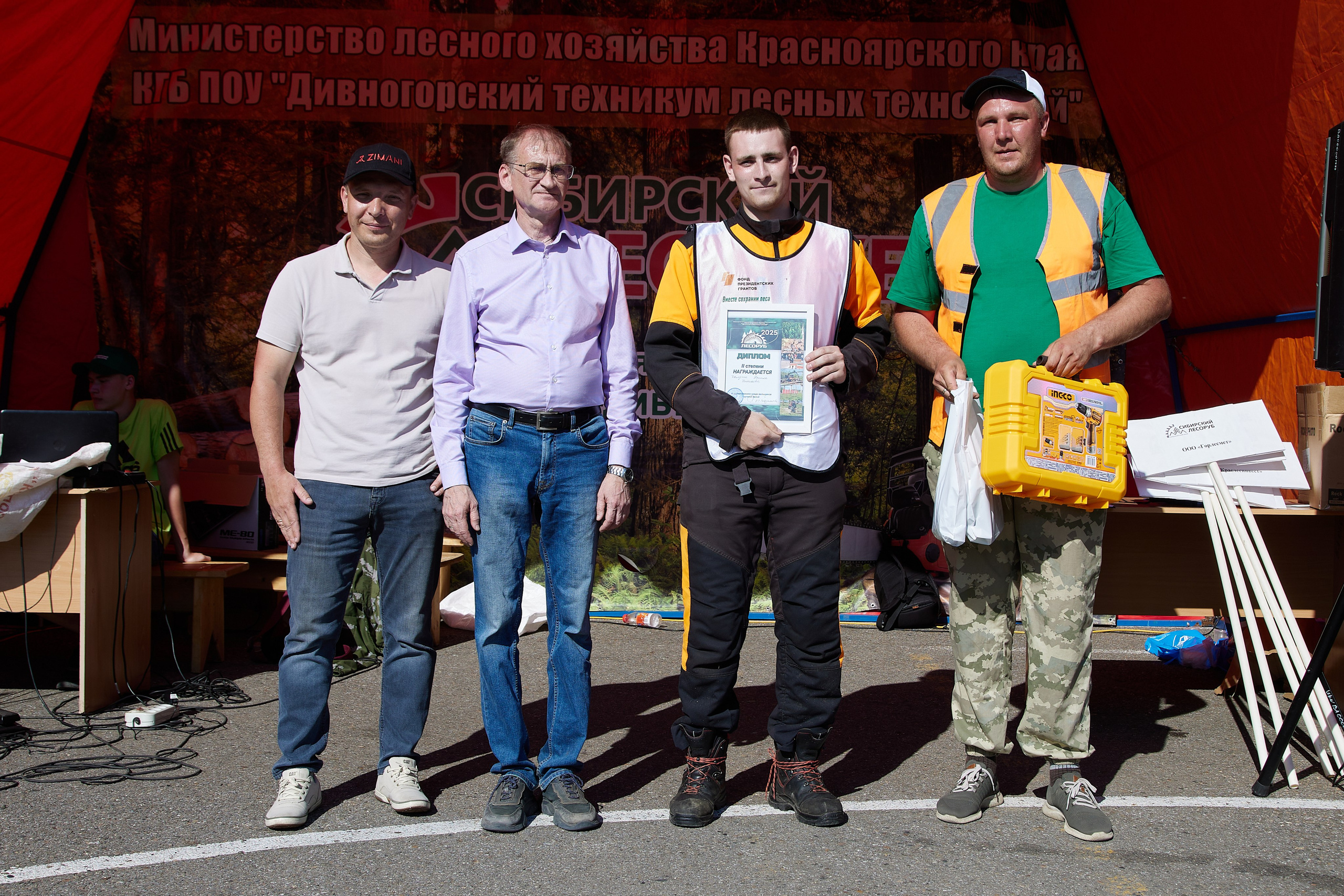 Всероссийские соревнования СИБИРСКИЙ ЛЕСОРУБ 2025. Фотограф Москва Concerts photo / Fashion photо