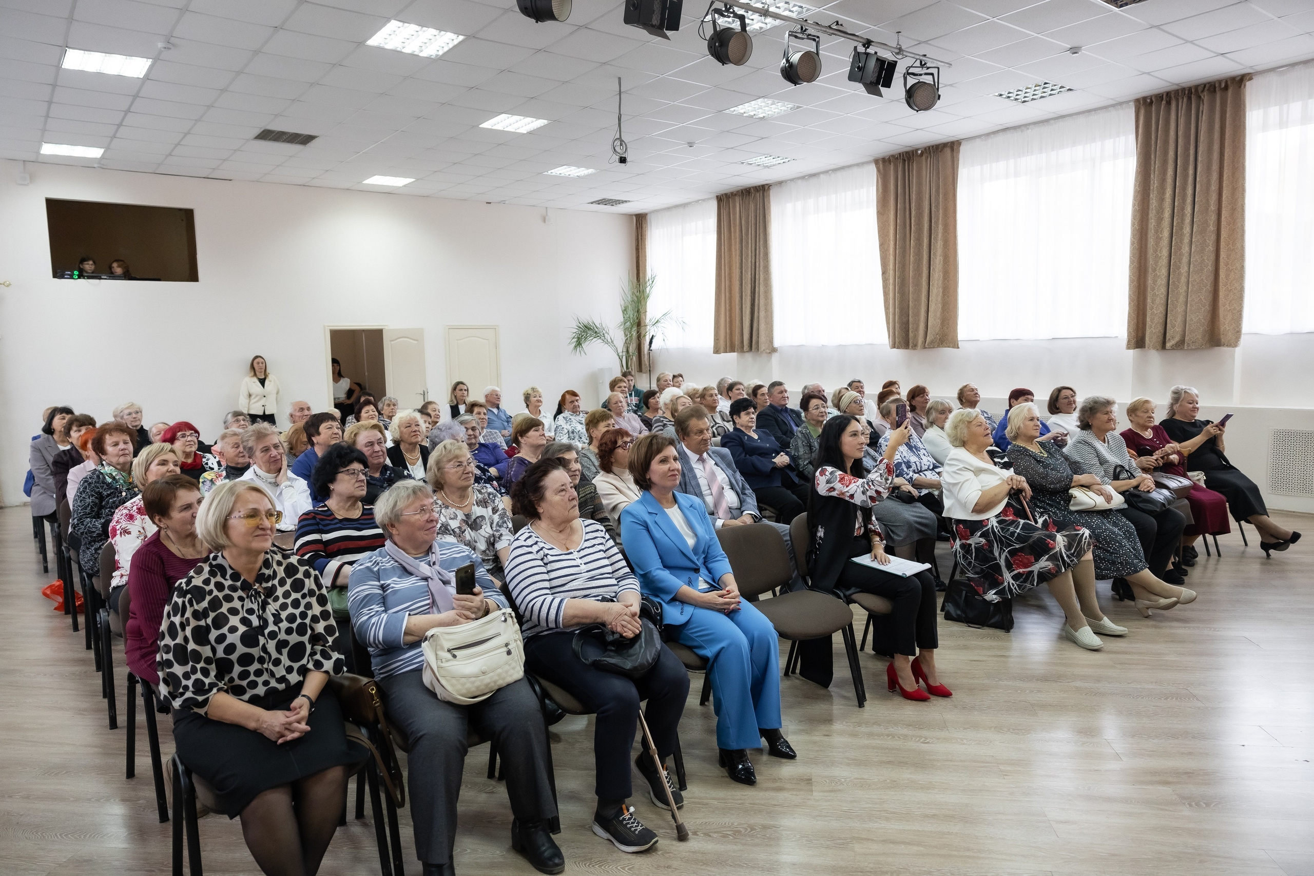 День учителя. Школа 31. Октябрь 2024. Свадебный и Семейный фотограф г. Ижевск Гульназ Солдатова. Гульназ фото