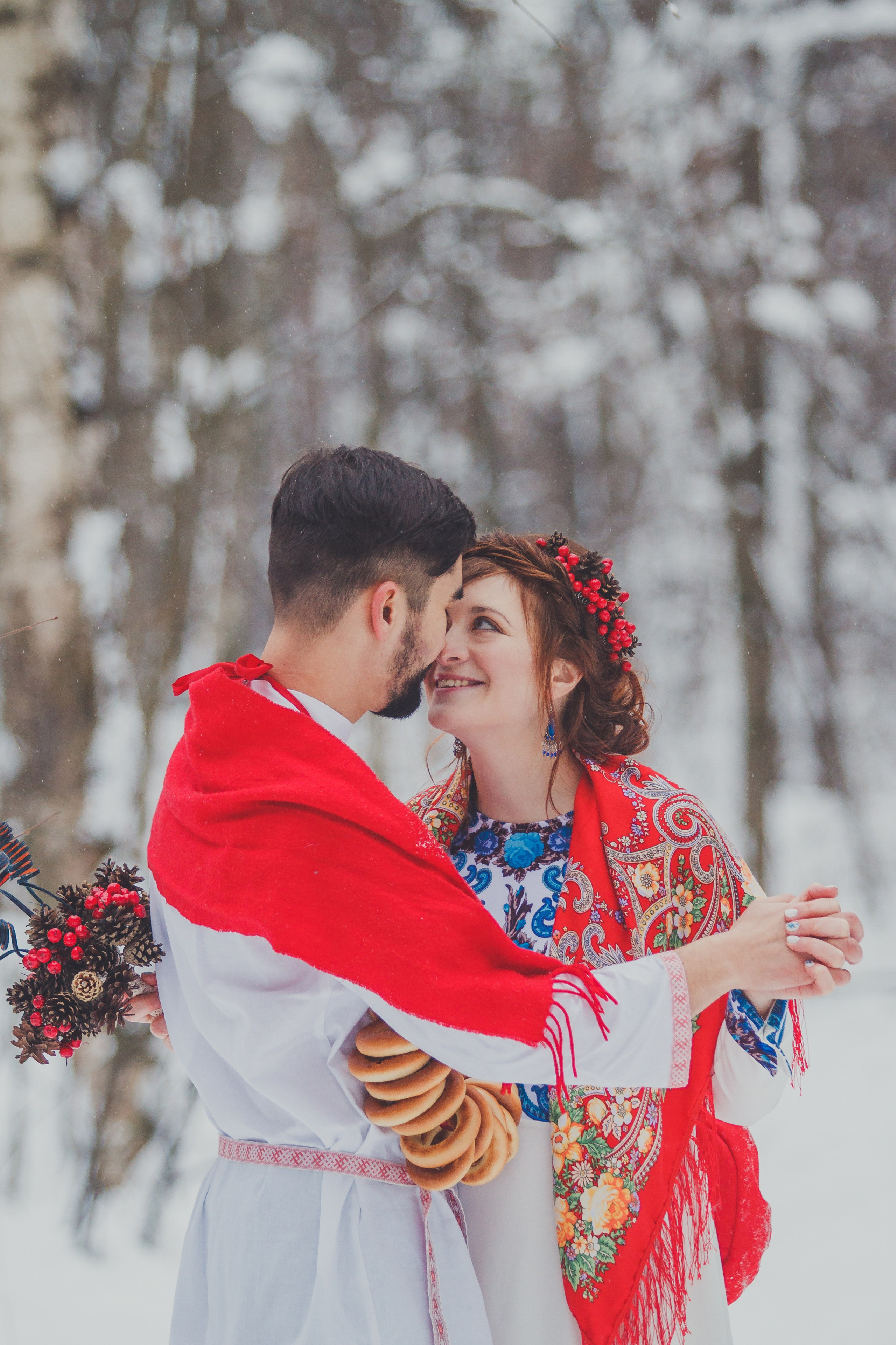 Свадебная фотосессия в русском стиле зимой. Семейный и детский фотограф в Москве Мария Быкова