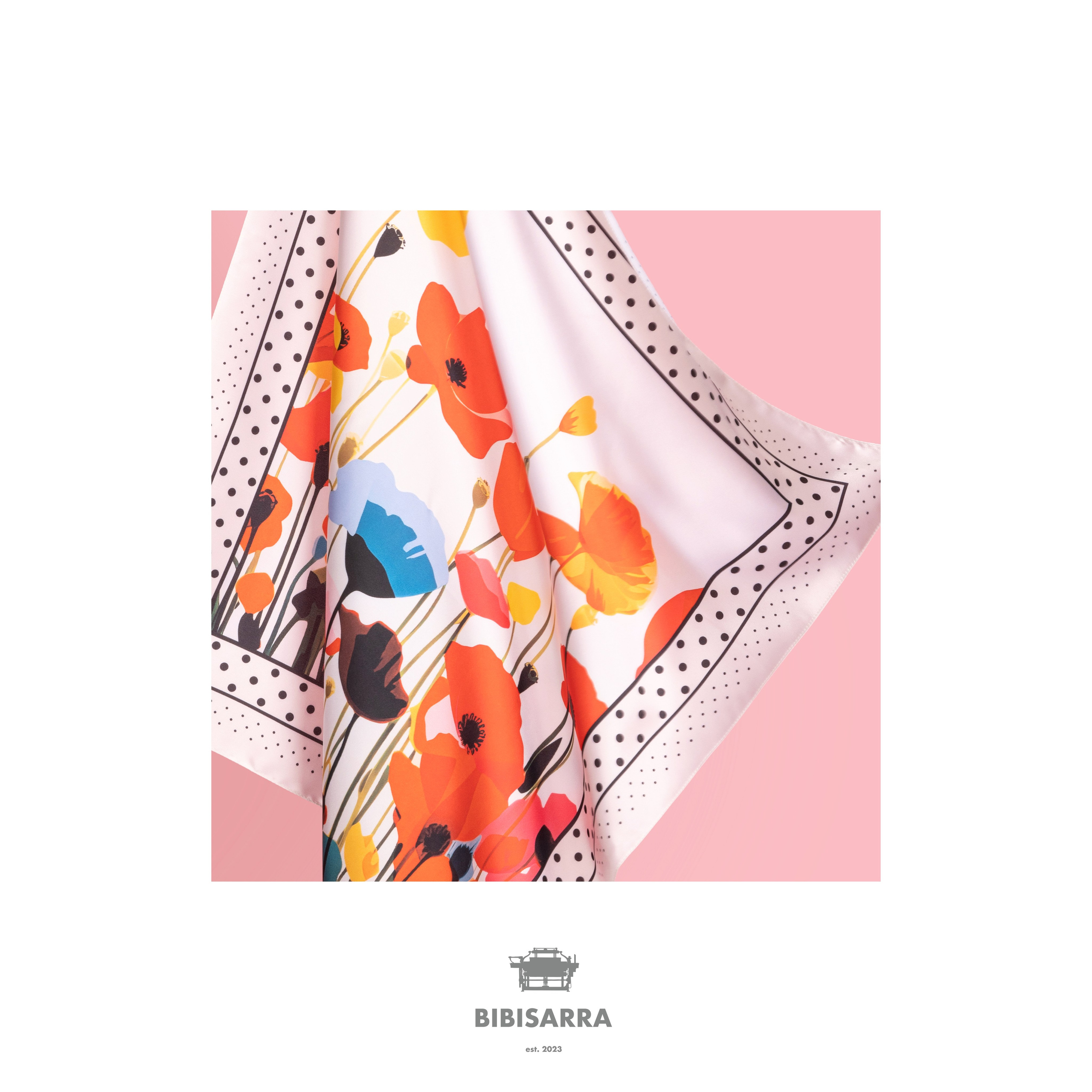 Деталь принта шёлкового платка BIBISARRA, fashion-фотосъёмка в студии Алматы, фотограф Ринат Каримов. Фото для каталога бренда.