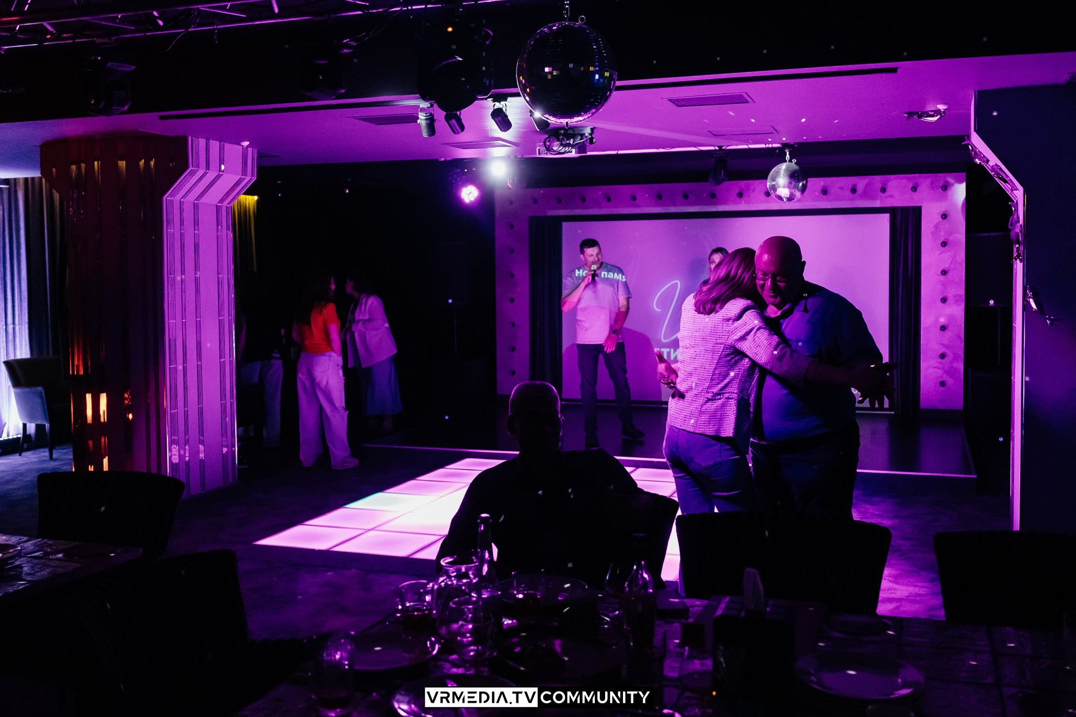 Караоке-бар «Volna»: Музыкальный трамплин в лето