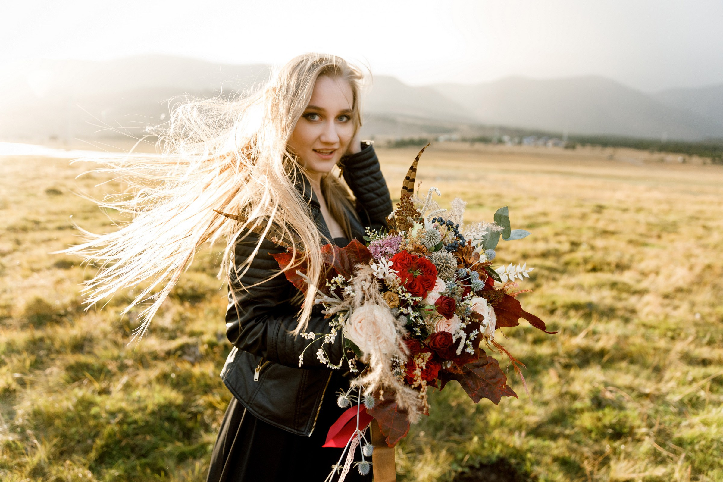 Полина и Женя. Лес, кожанки и 2 дня кайфа. Свадебный фотограф в Иркутске Сапаров Александр