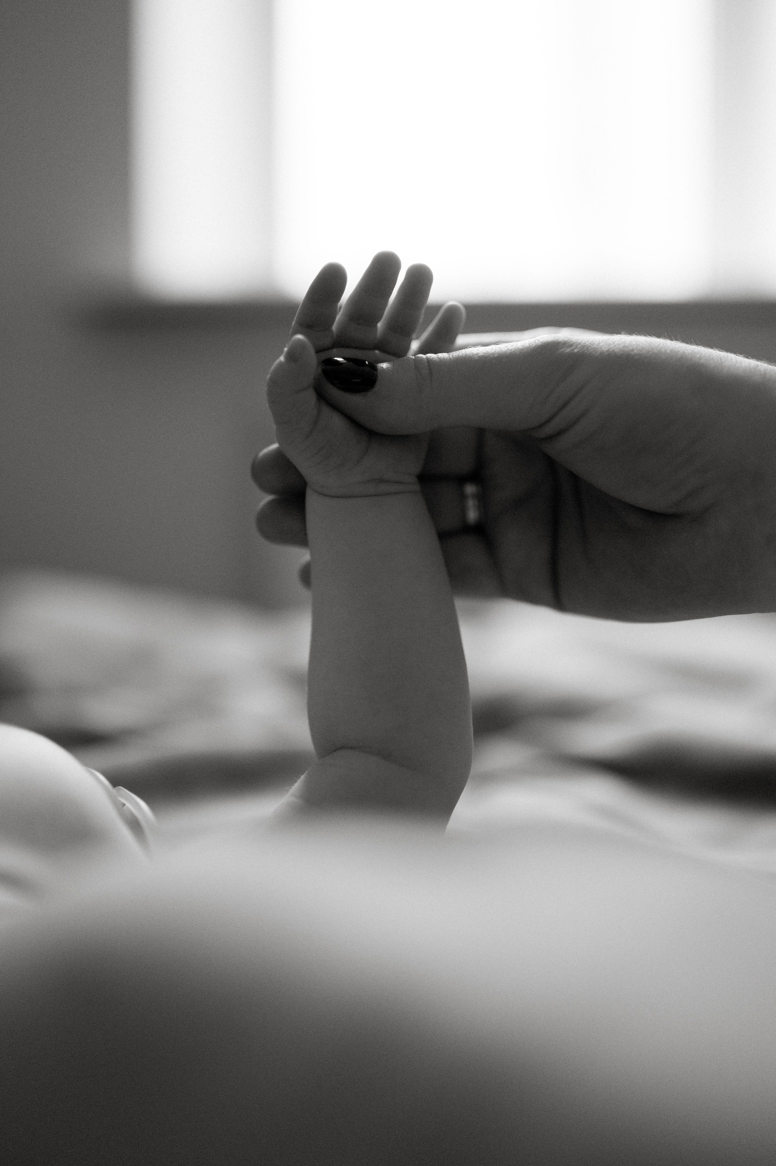 Семейная домашняя фотосессия. Профессиональный фотограф беременности в СПБ. Стильные фотосессии беременности в стиле минимализм и классическая фотография